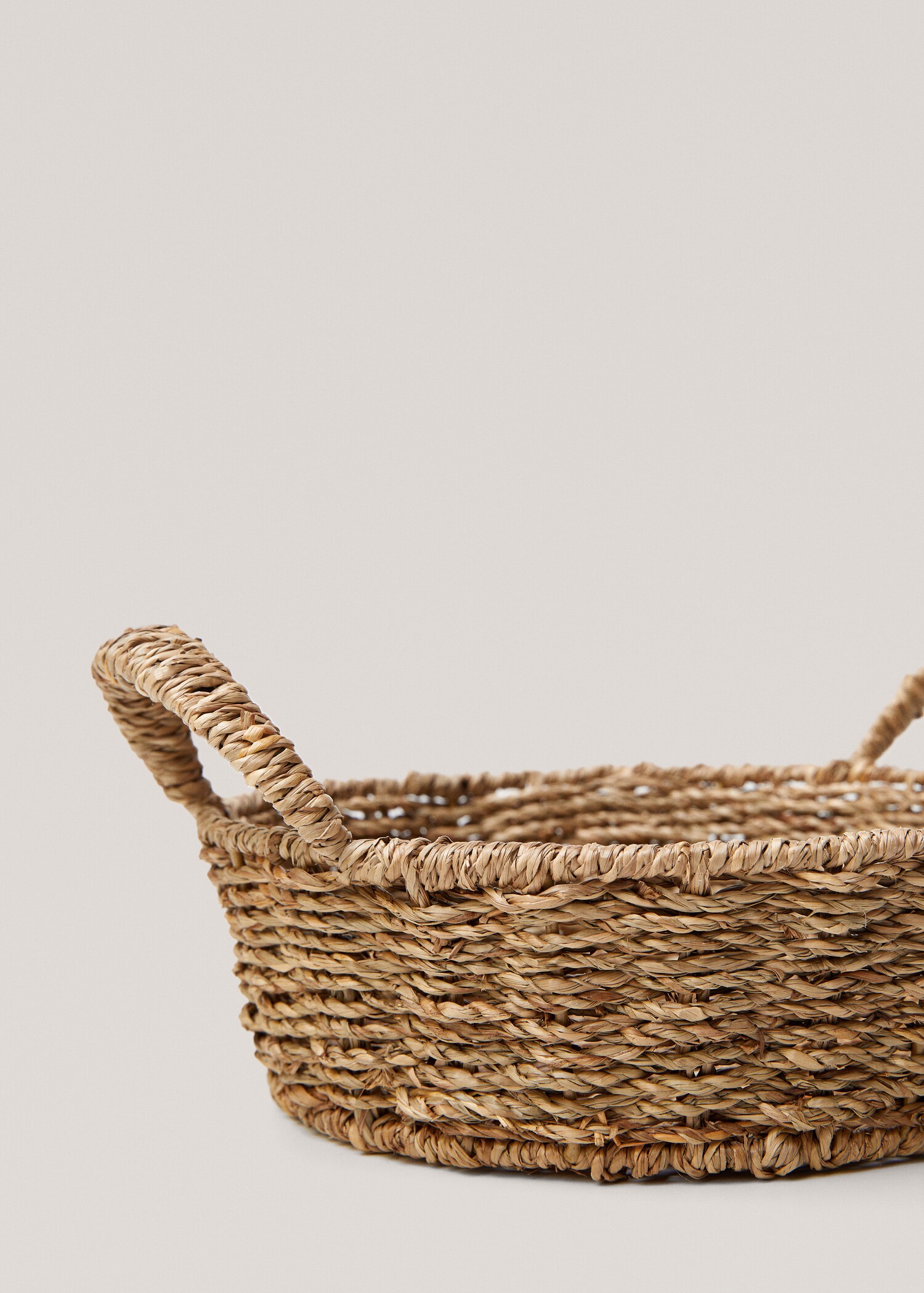 Small round basket with handle - Details of the article 1