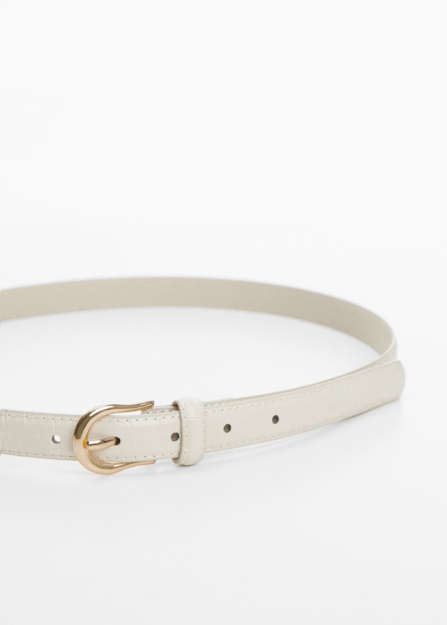 Ceinture fine à boucle - Plan moyen