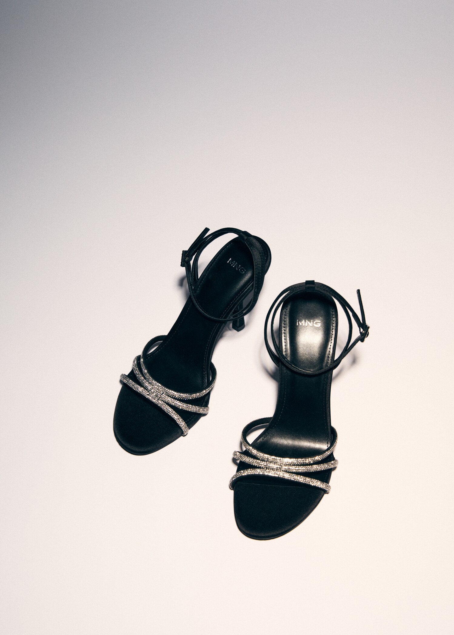 Heeled sandals with rhinestone straps - Details of the article 7