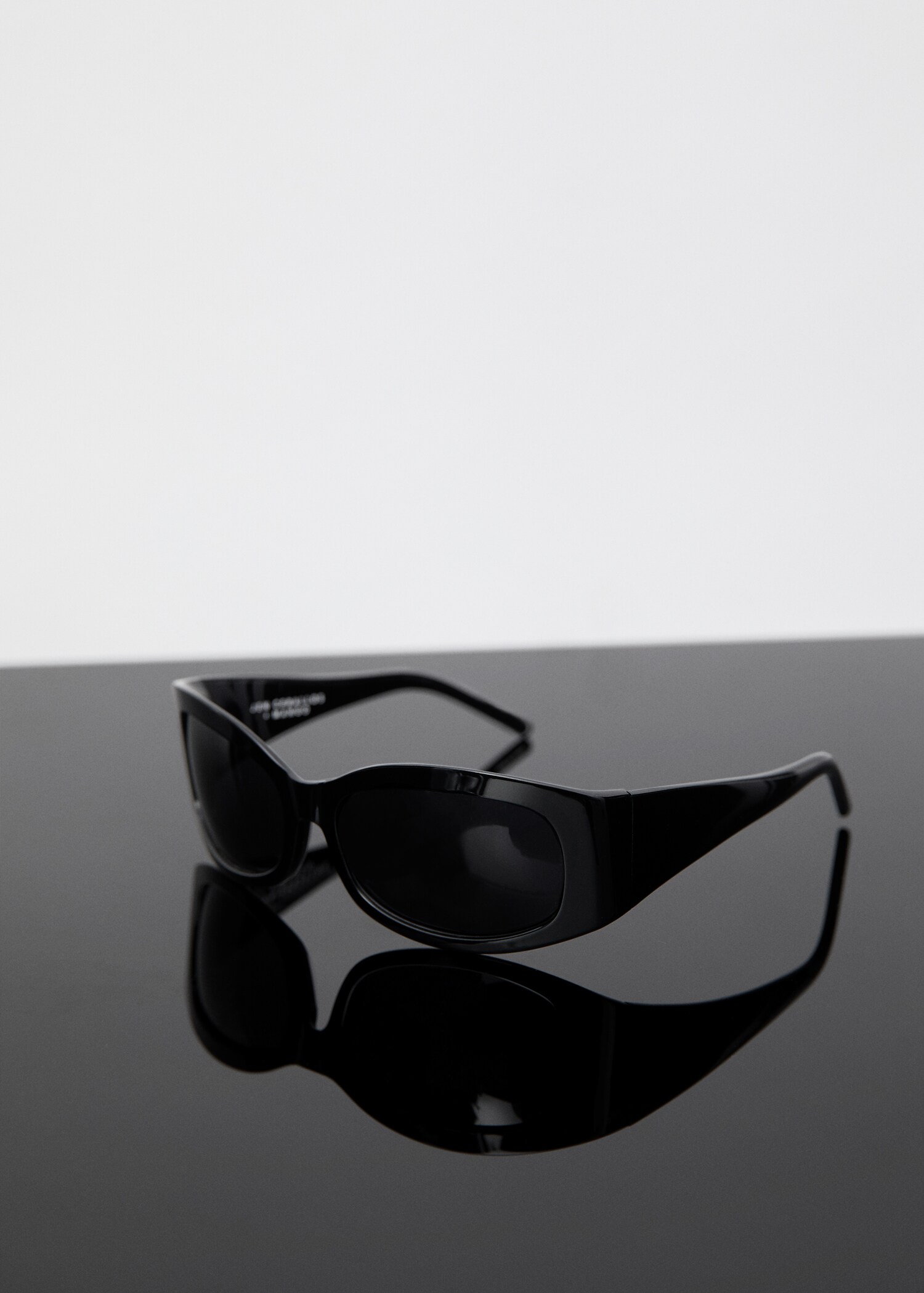Oval frame sunglasses - Medium plane