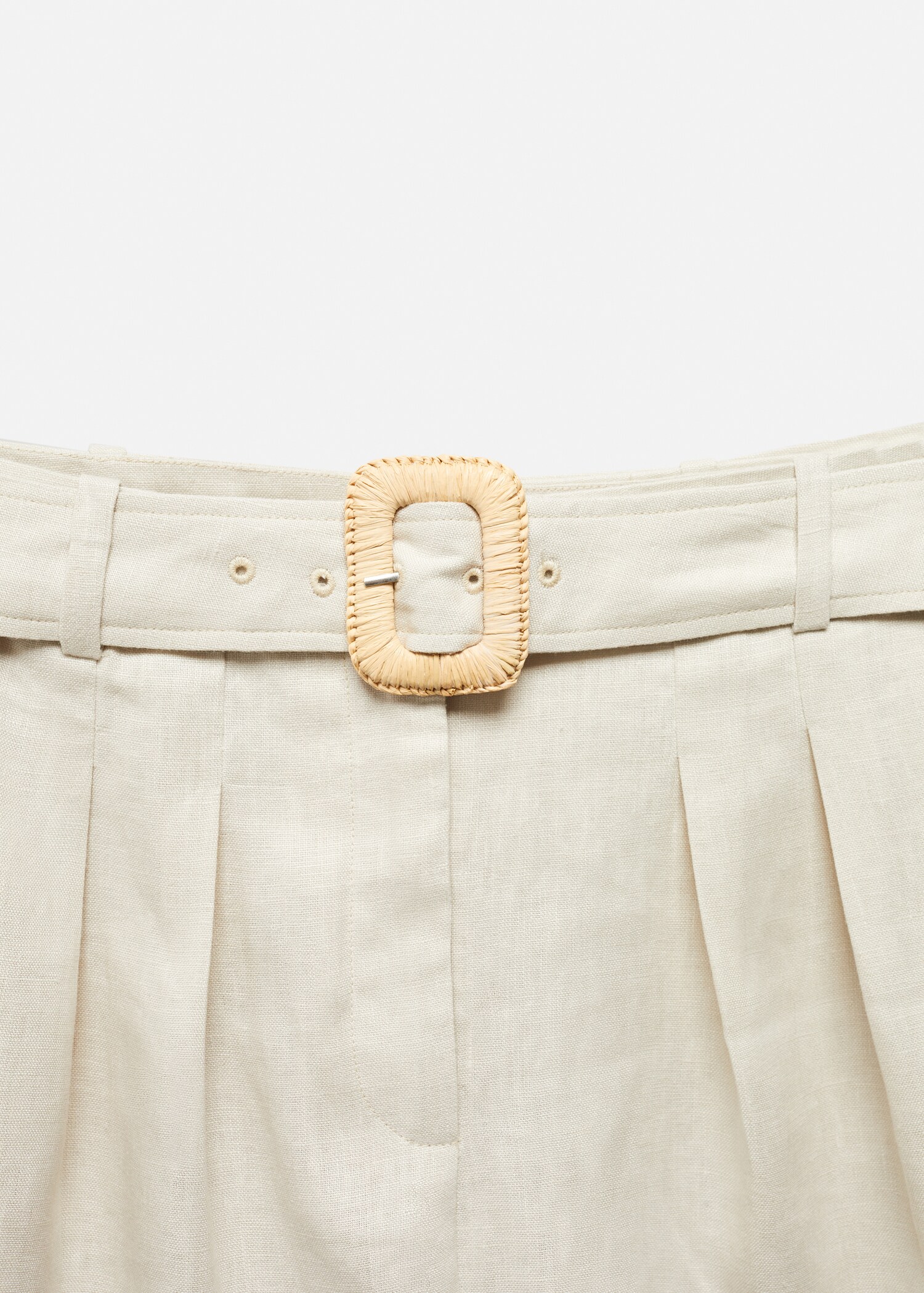 Linen shorts with belt - Details of the article 8