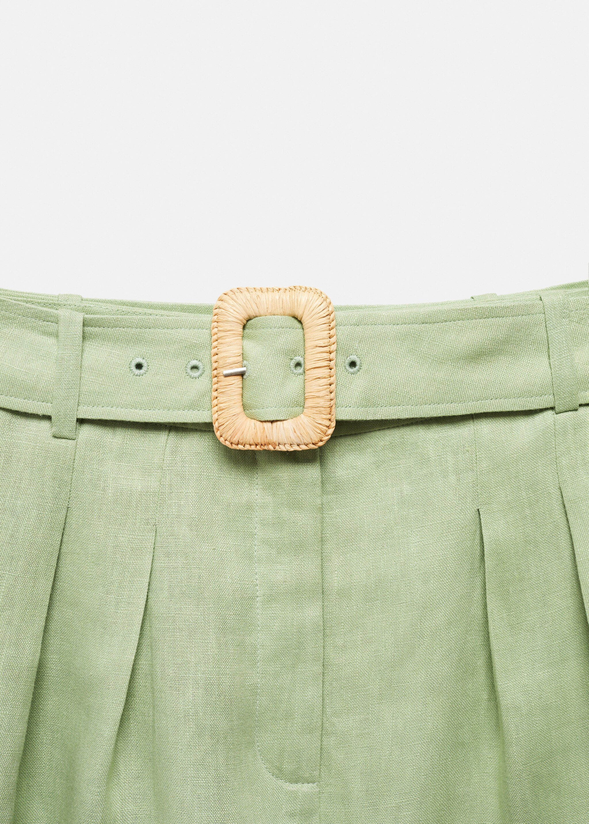Linen shorts with belt - Details of the article 8