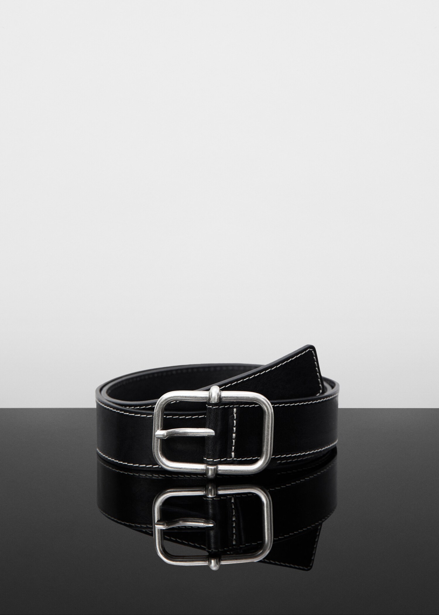 Buckle leather belt - Article without model