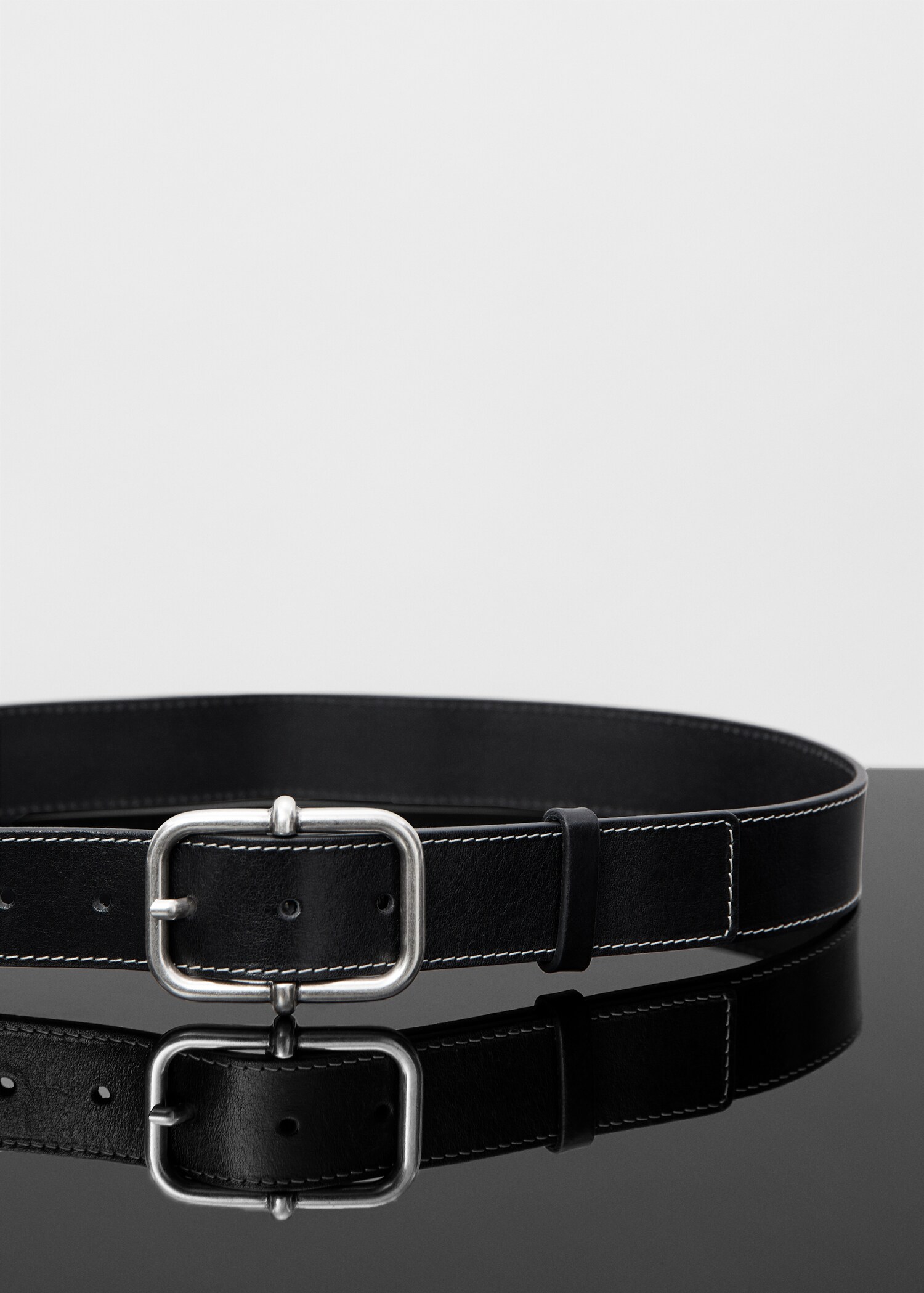 Buckle leather belt - Details of the article 2