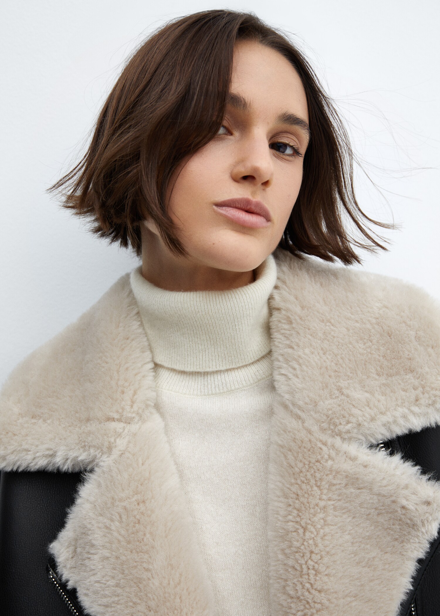 Jacket with shearling-effect lining - Details of the article 1