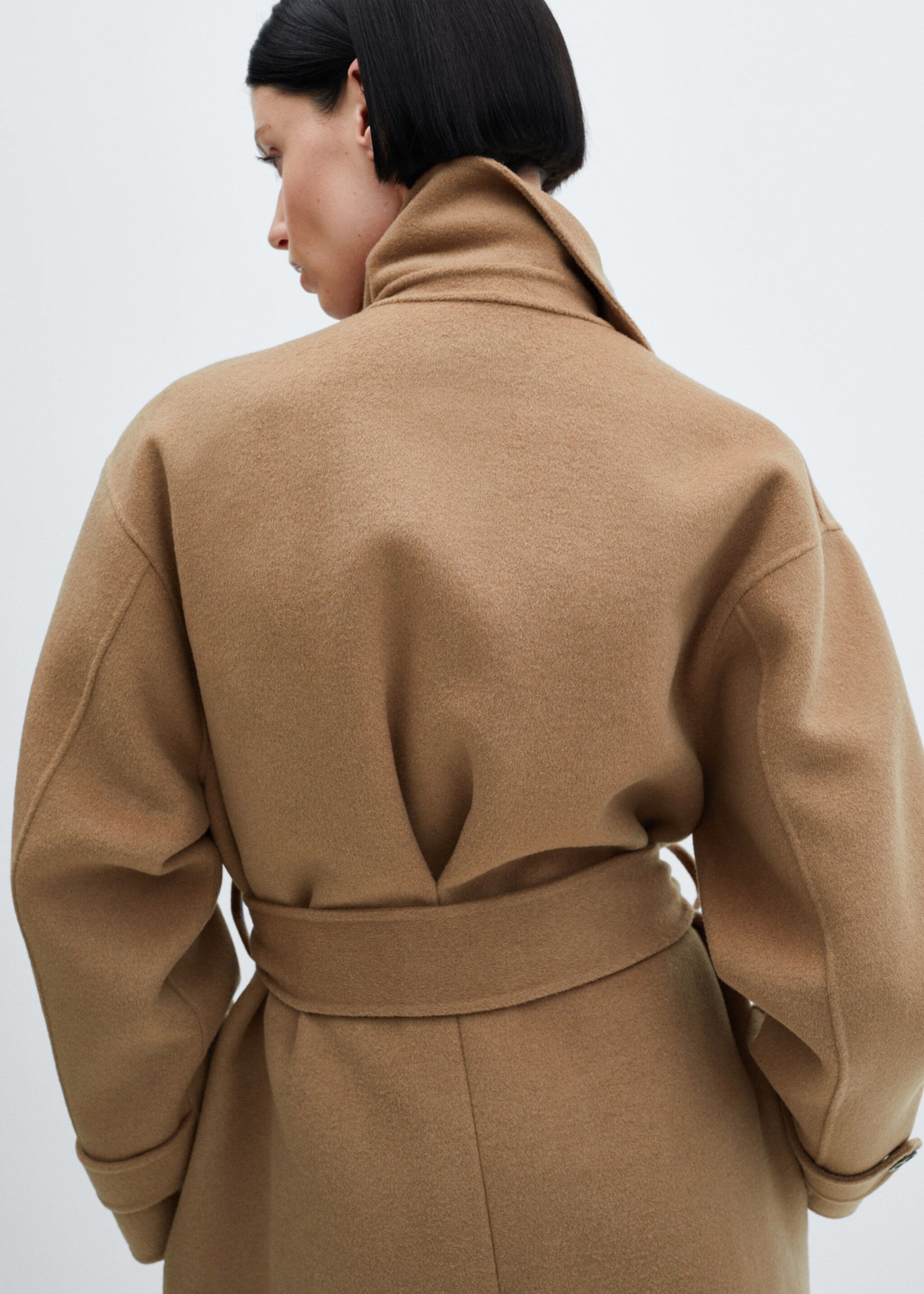 Woollen coat with belt - Details of the article 2, Medium Brown. Ref: 67040449-00.