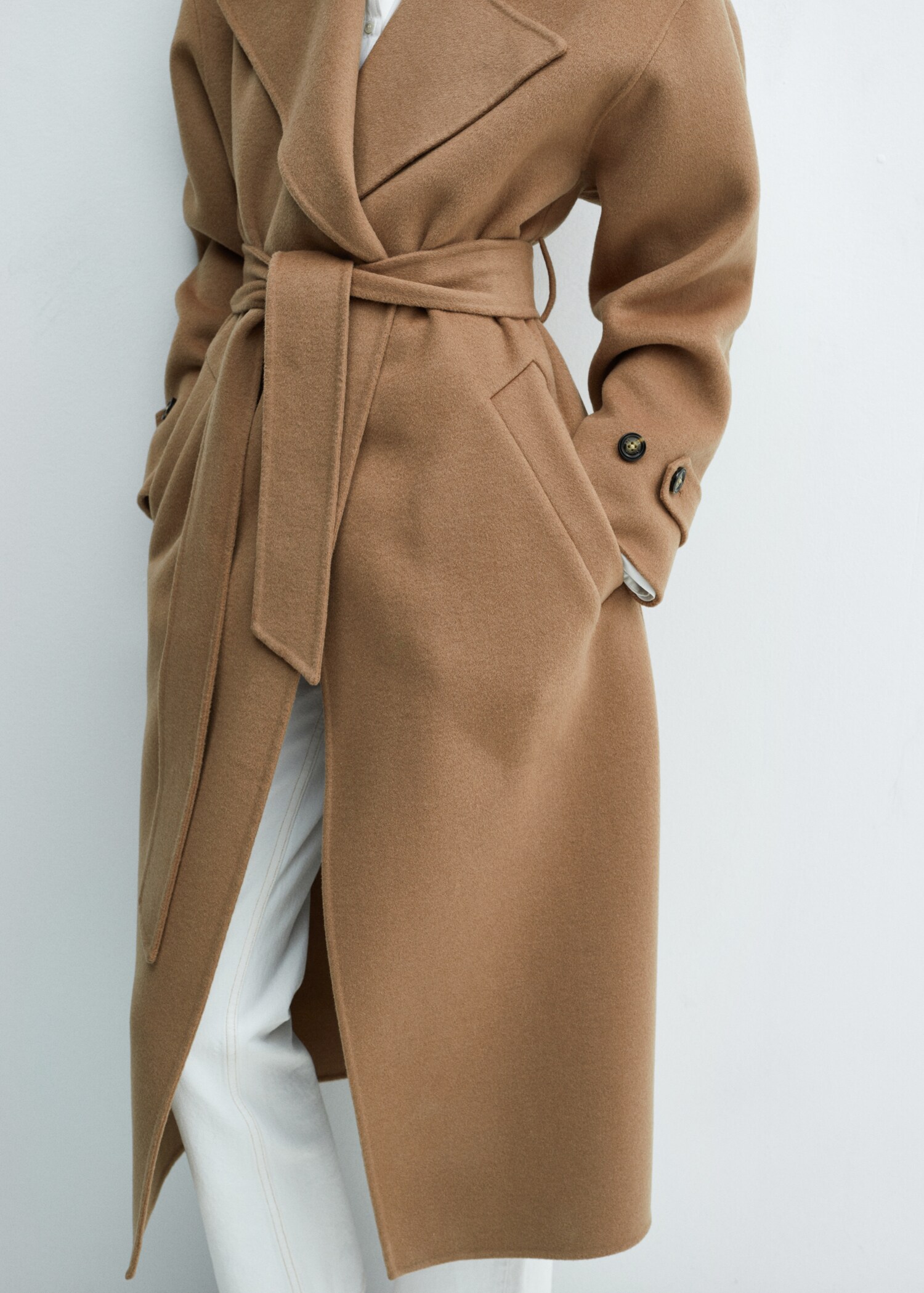 Woollen coat with belt - Details of the article 6