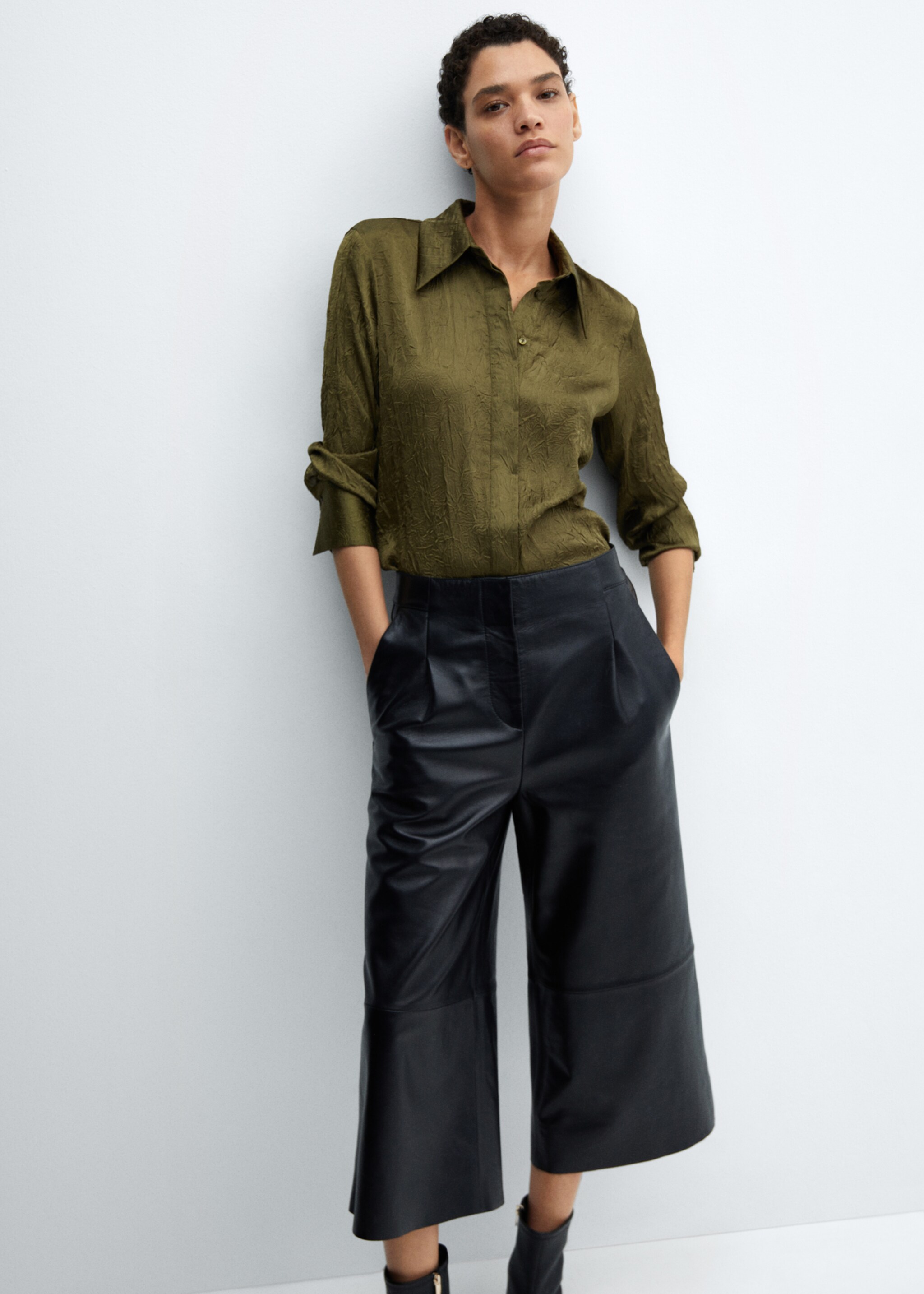 Satin textured shirt - Details of the article 2