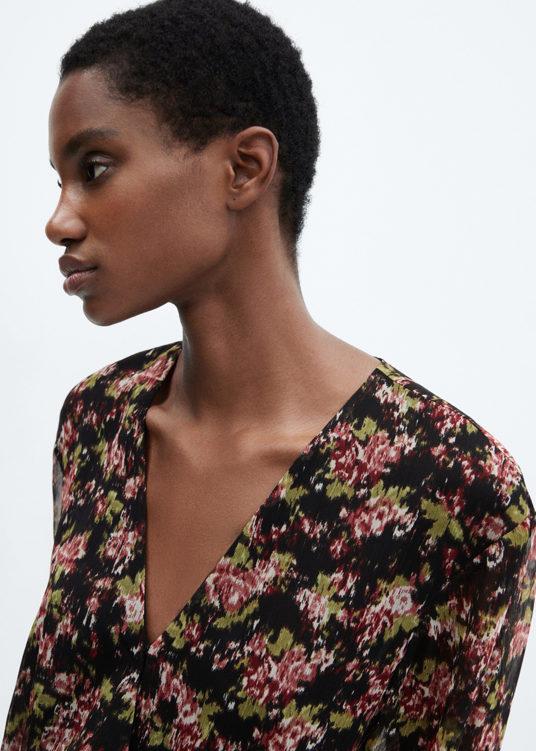 Vestido estampado nudo - Detalle del artículo 1, Negro. Ref: 67040462-00.