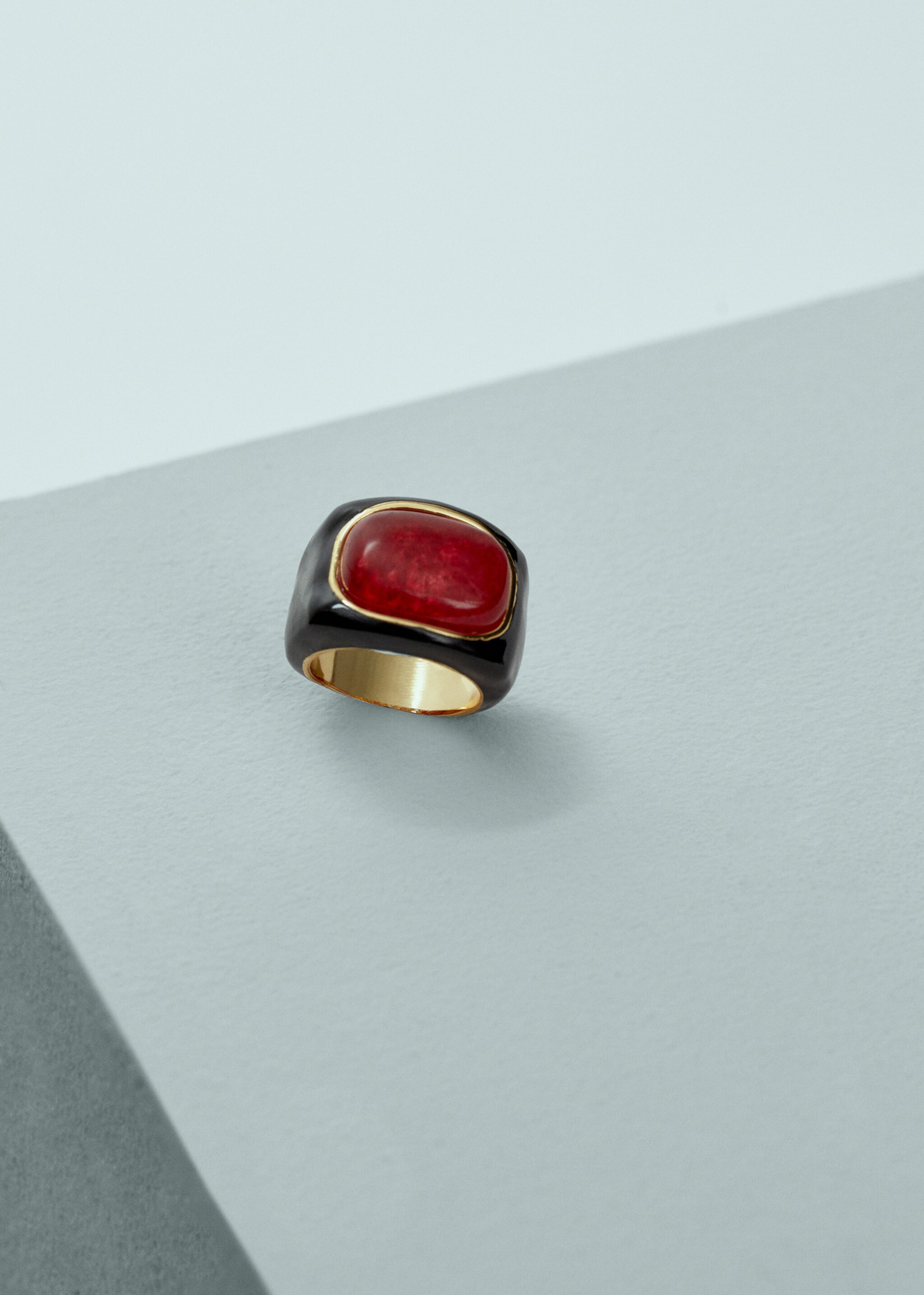 Maxi-ring with quartz detail - Details of the article 1, Black. Ref: 67040471-00.