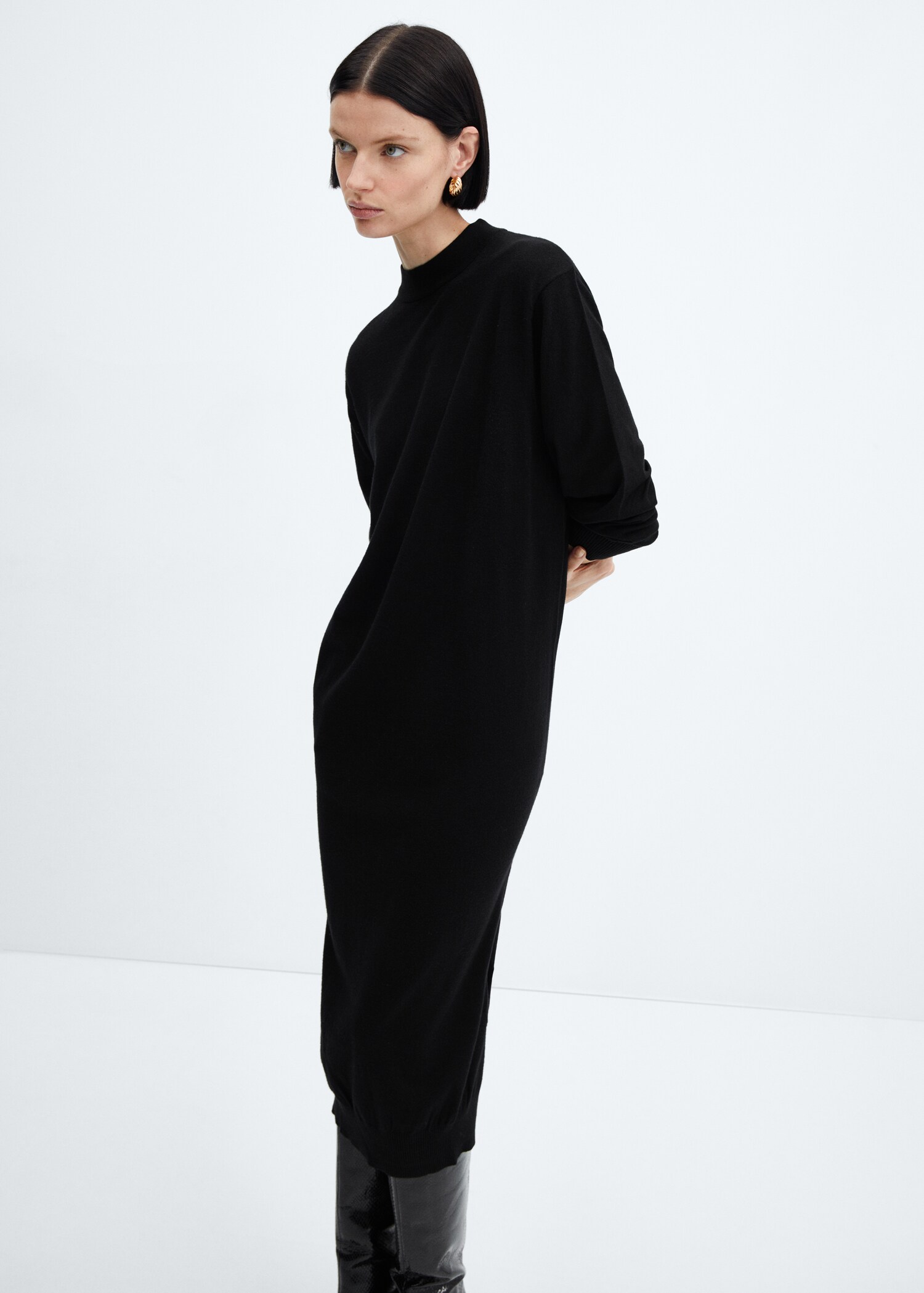 Strickkleid mit Rundhalsausschnitt - Mittlere Ansicht