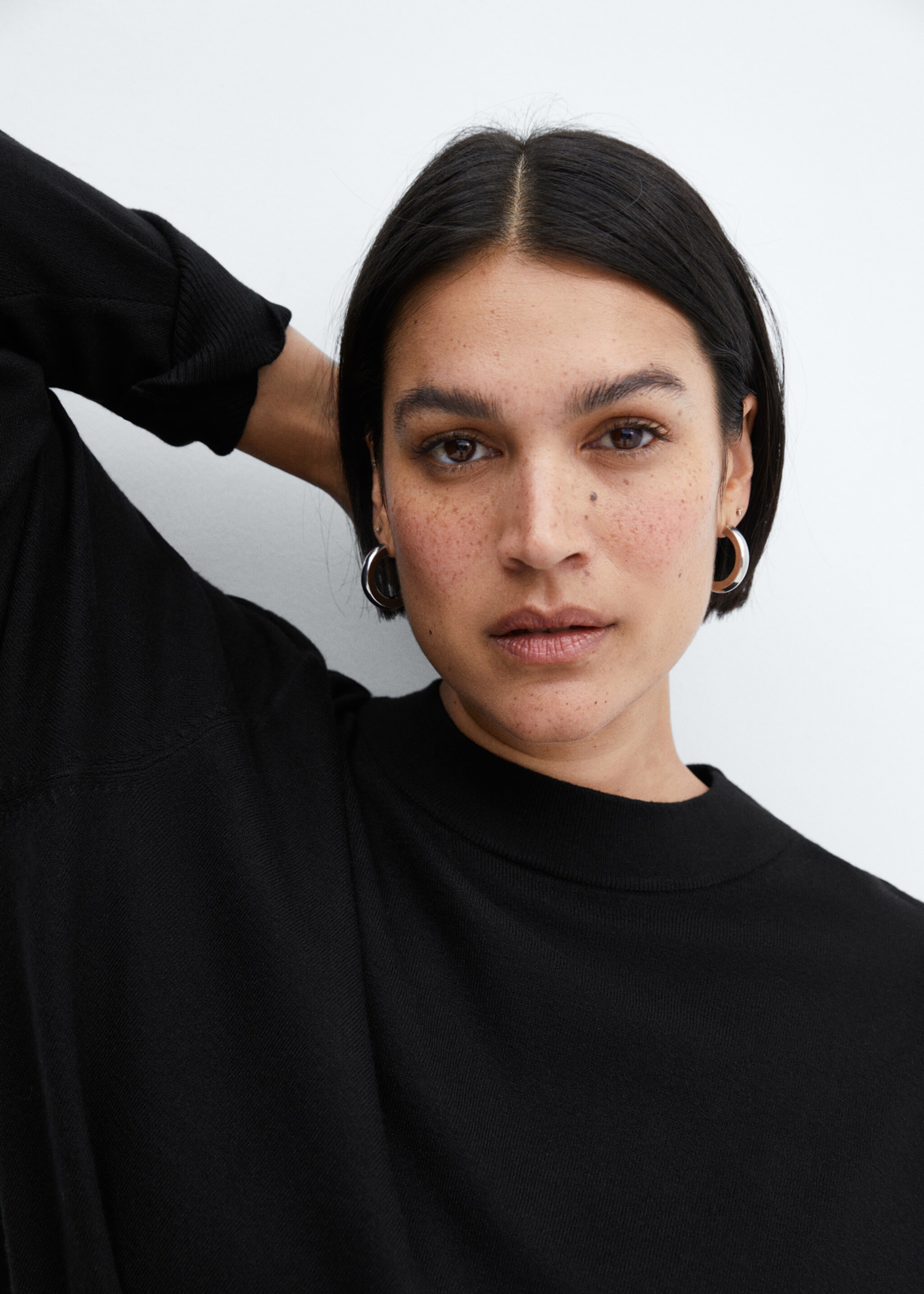 Round-neck knitted dress - Details of the article 4, Black. Ref: 67040474-00.
