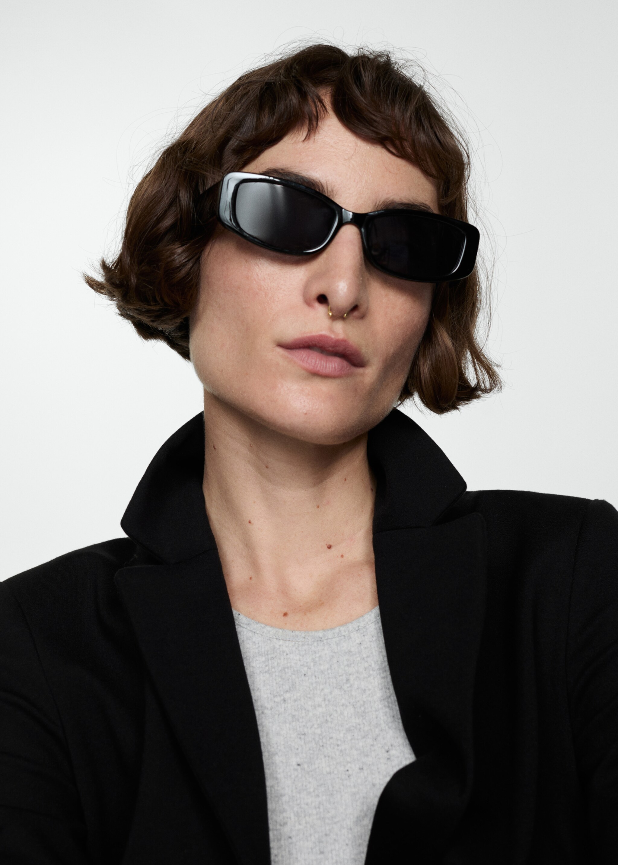 Fitted roma-knit jacket - Details of the article 1, Black. Ref: 67040485-00.