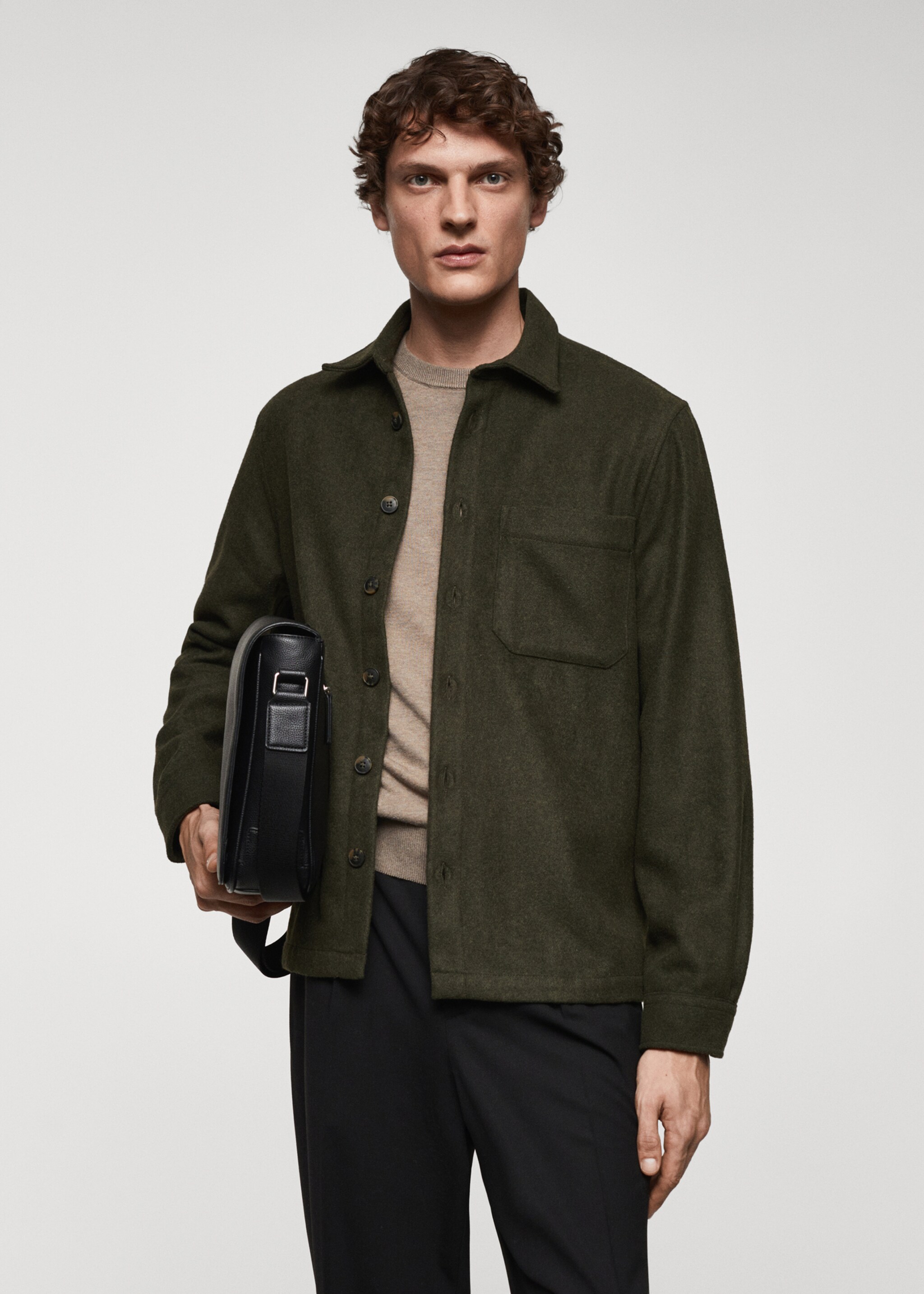 Regular Fit-Overshirt mit Tasche - Mittlere Ansicht, Khaki. Ref: 67040633-00.