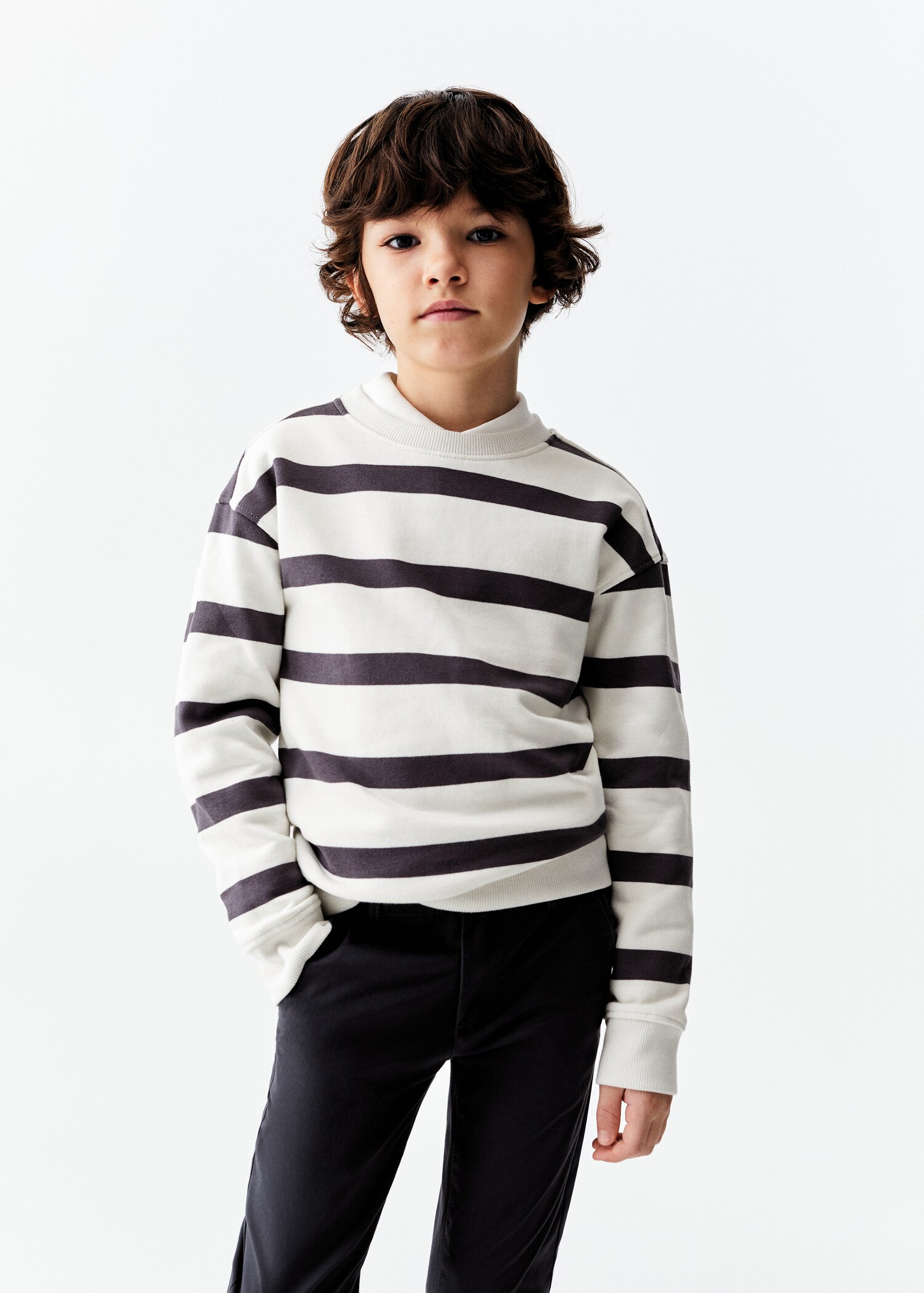 Gemustertes Sweatshirt mit Streifen - Mittlere Ansicht