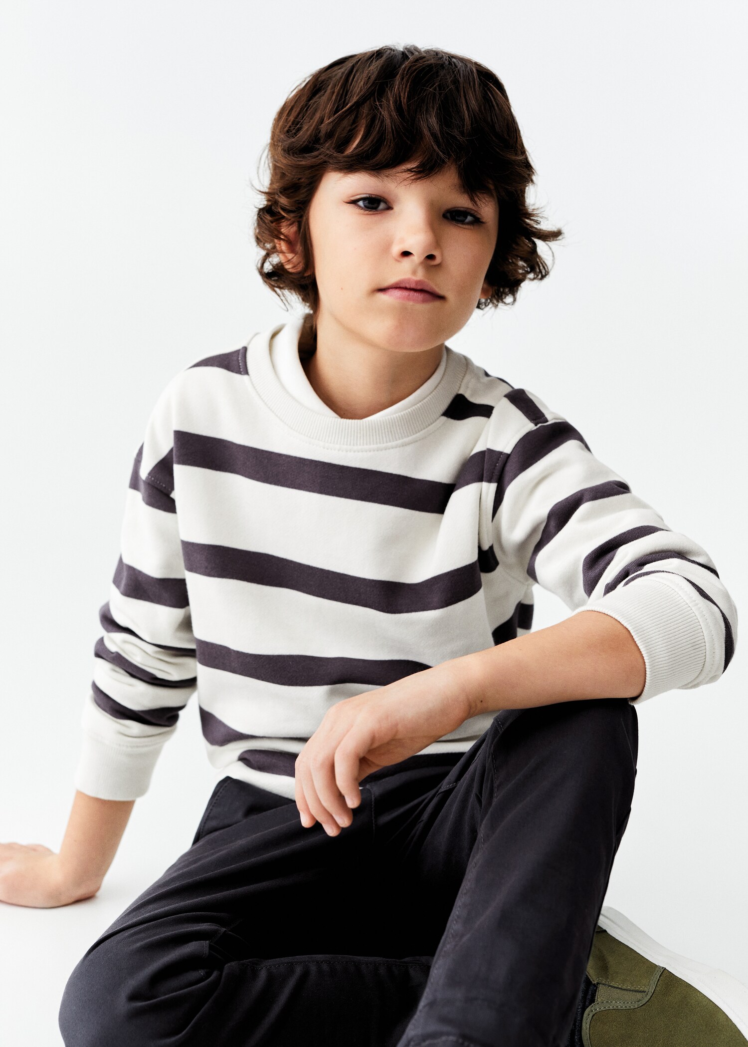 Gemustertes Sweatshirt mit Streifen - Detail des Artikels 2