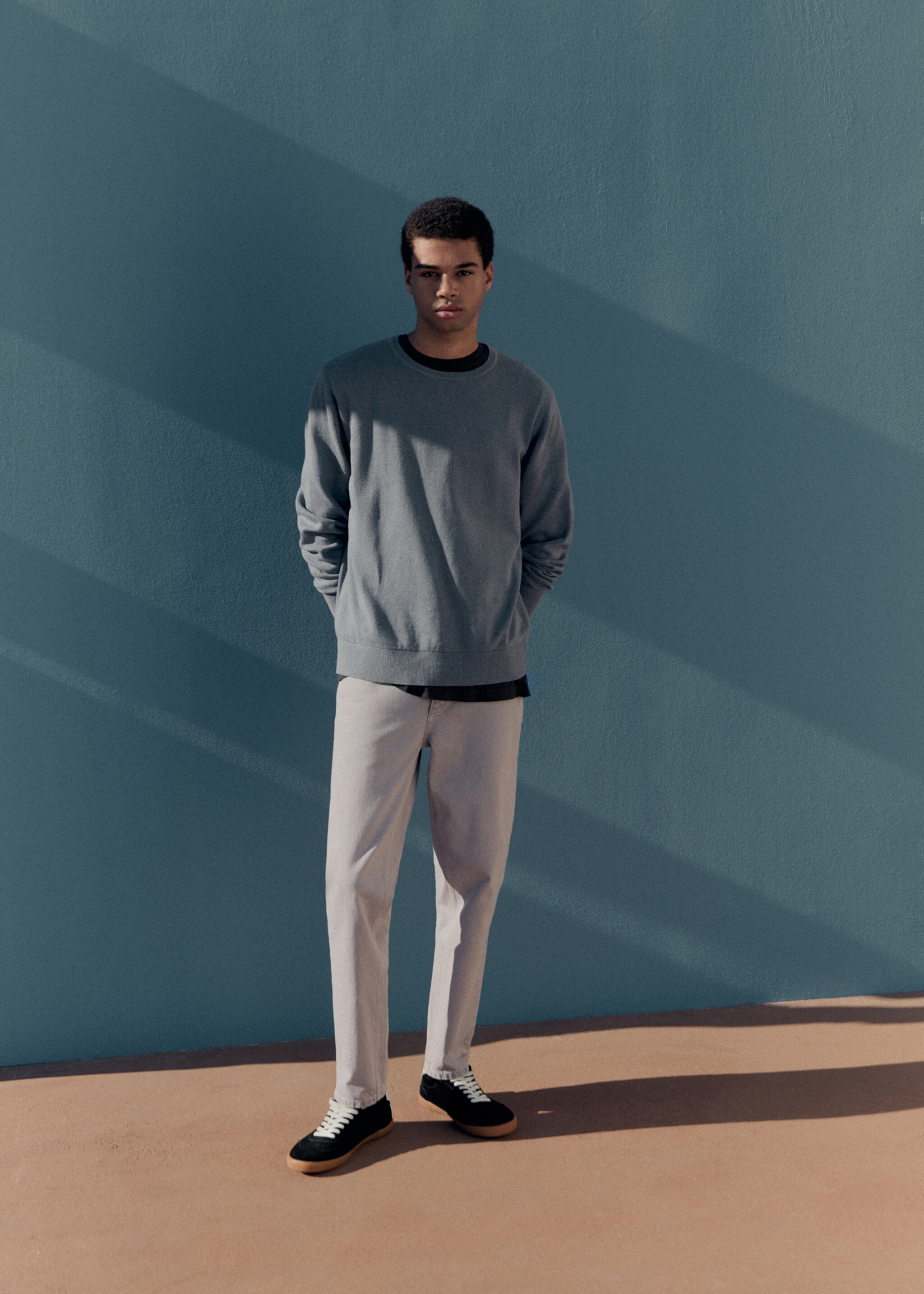 Regular-fit cotton trousers - Details of the article 5, Grey. Ref: 67040675-00.