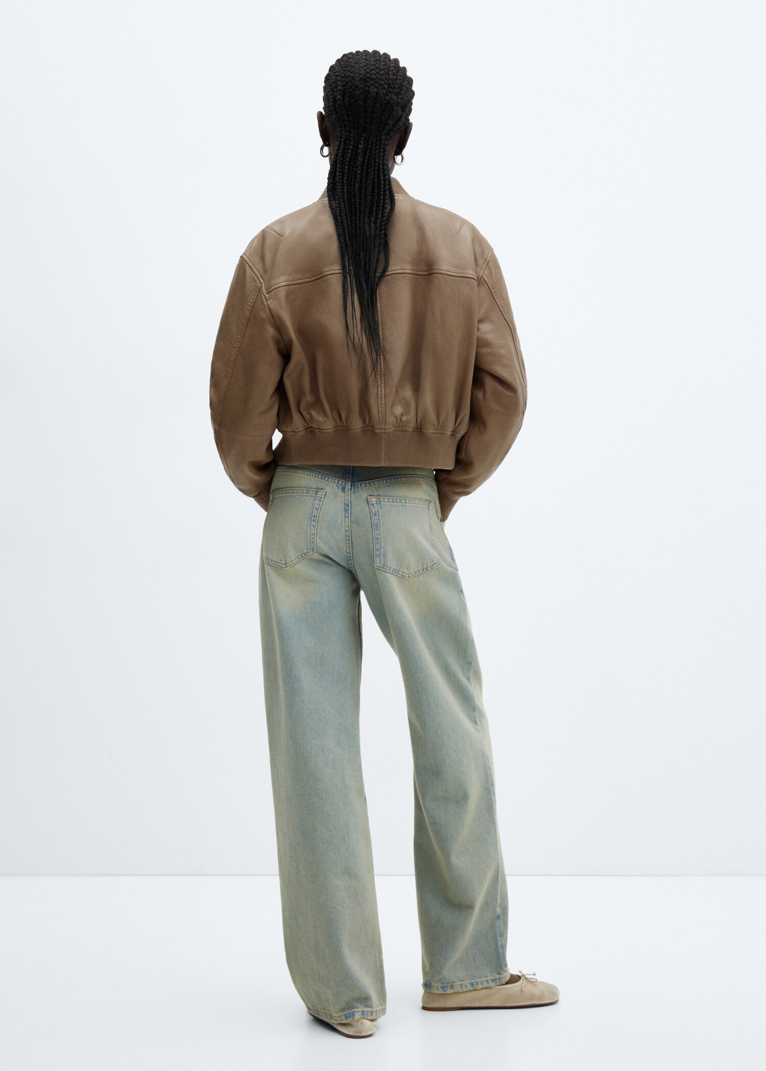 Leather bomber jacket - Reverse of the article