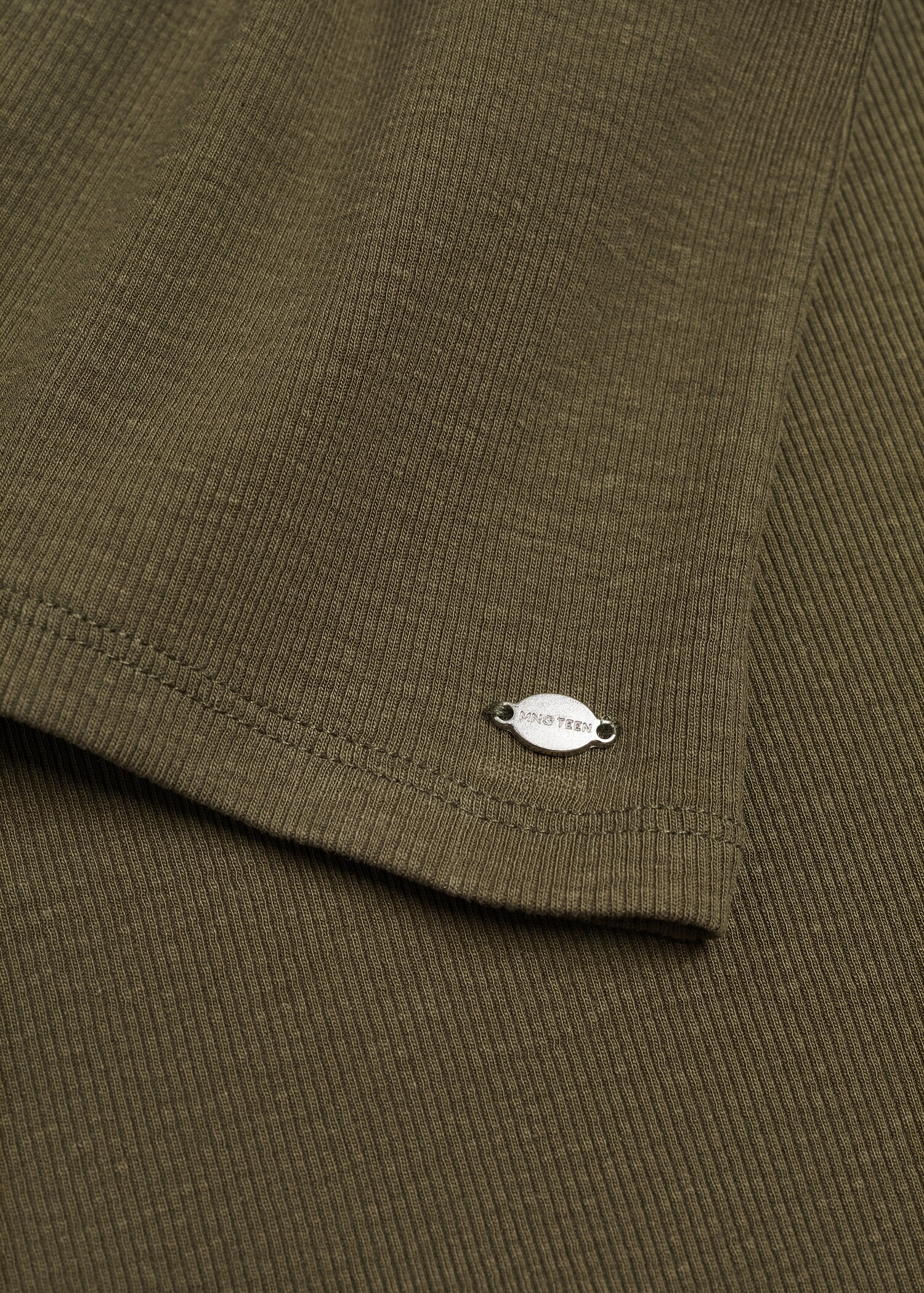 Ribbed off-the-shoulder t-shirt - Details of the article 8