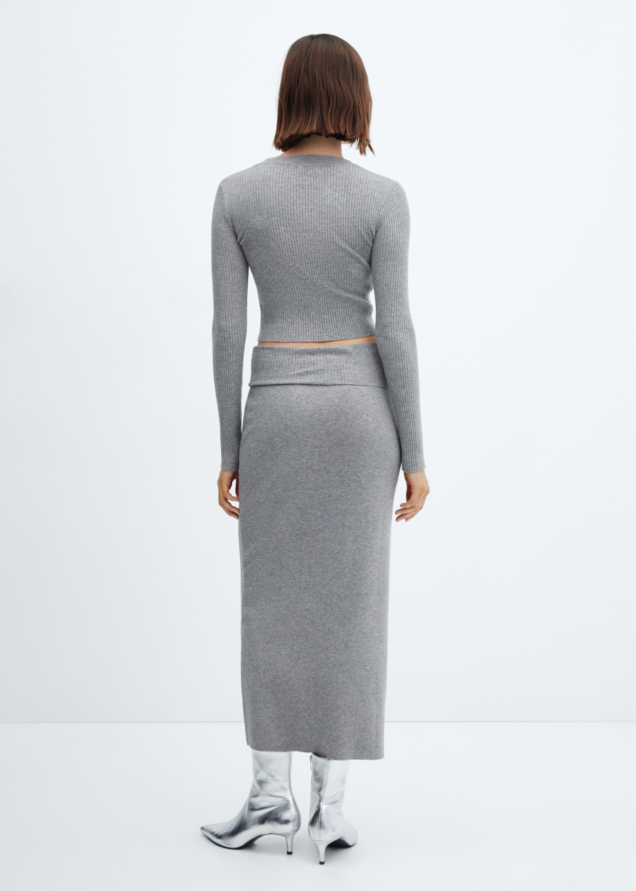 Long knitted skirt - Reverse of the article