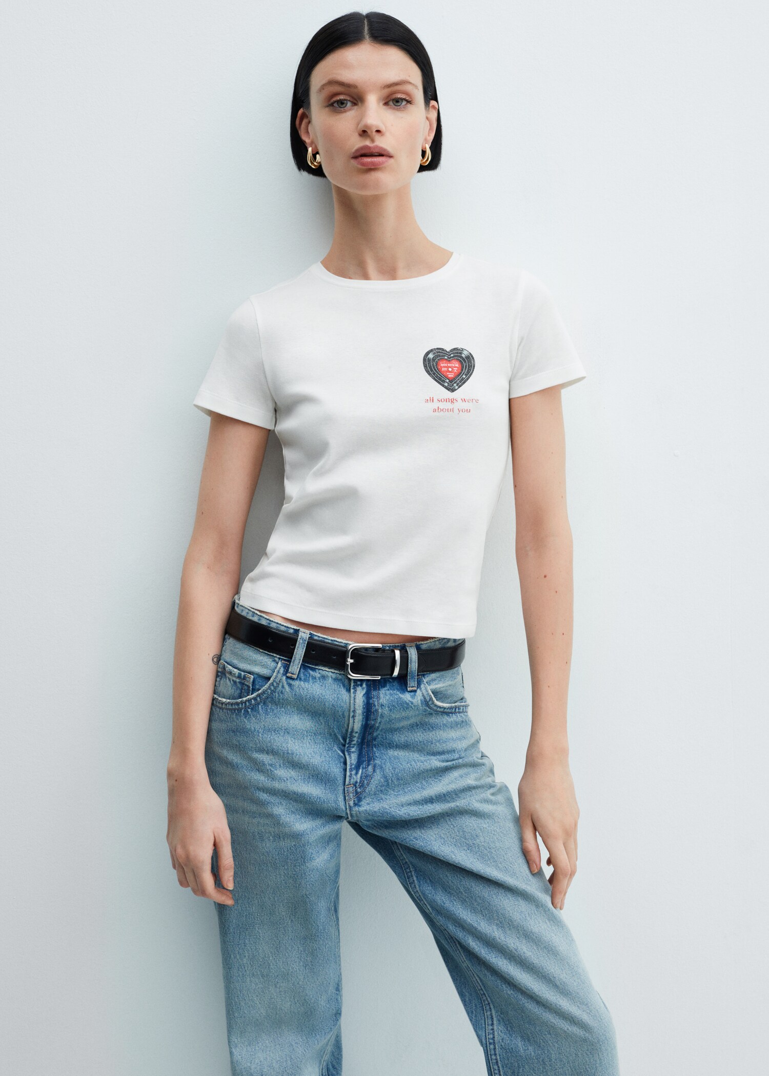 T-shirt med meddelande - Bild av mittparti