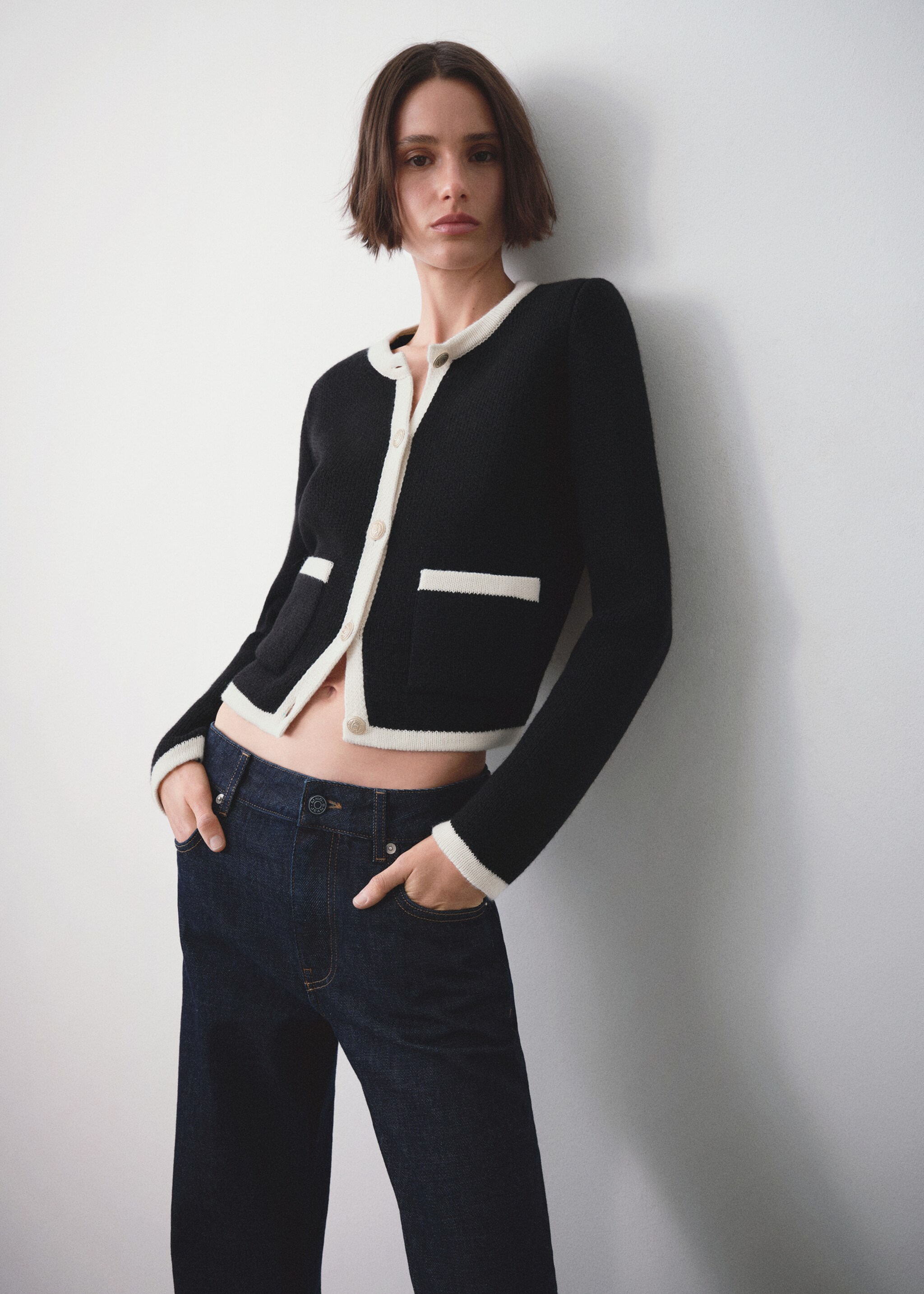 Knitted buttoned jacket - Details of the article 6, Black. Ref: 67044062-00.
