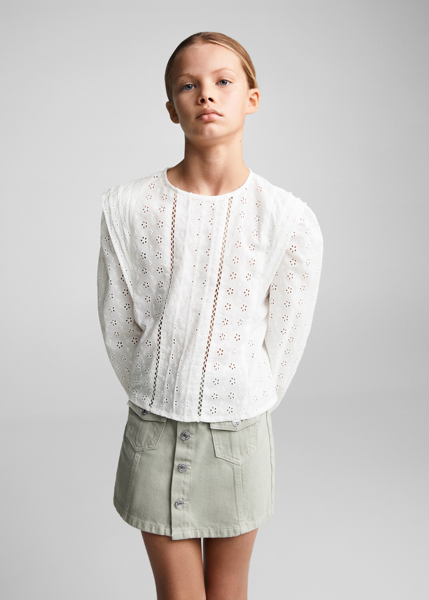 Blusa bordado floral - Plano medio