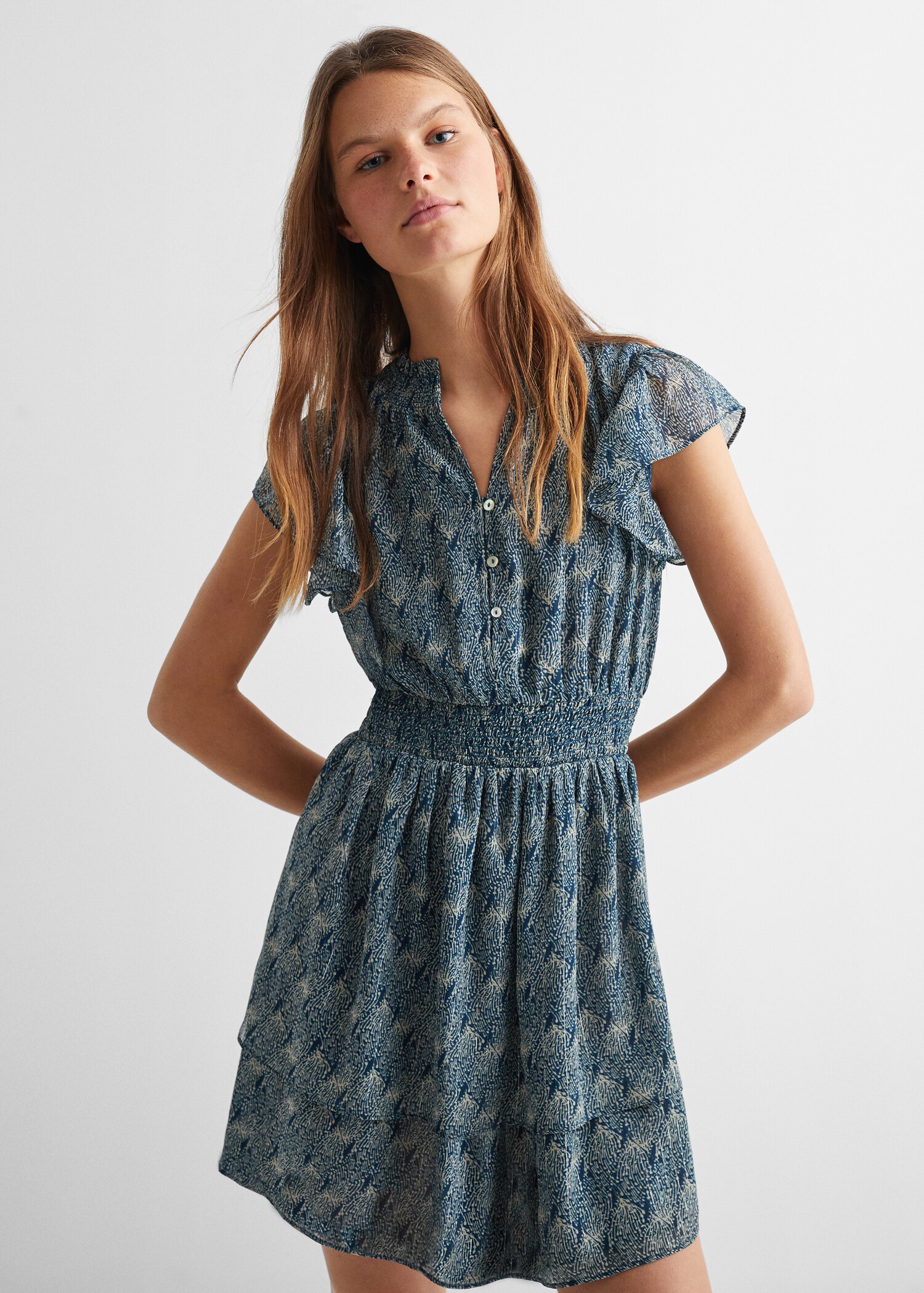 Robe imprimée à volants - Plan moyen