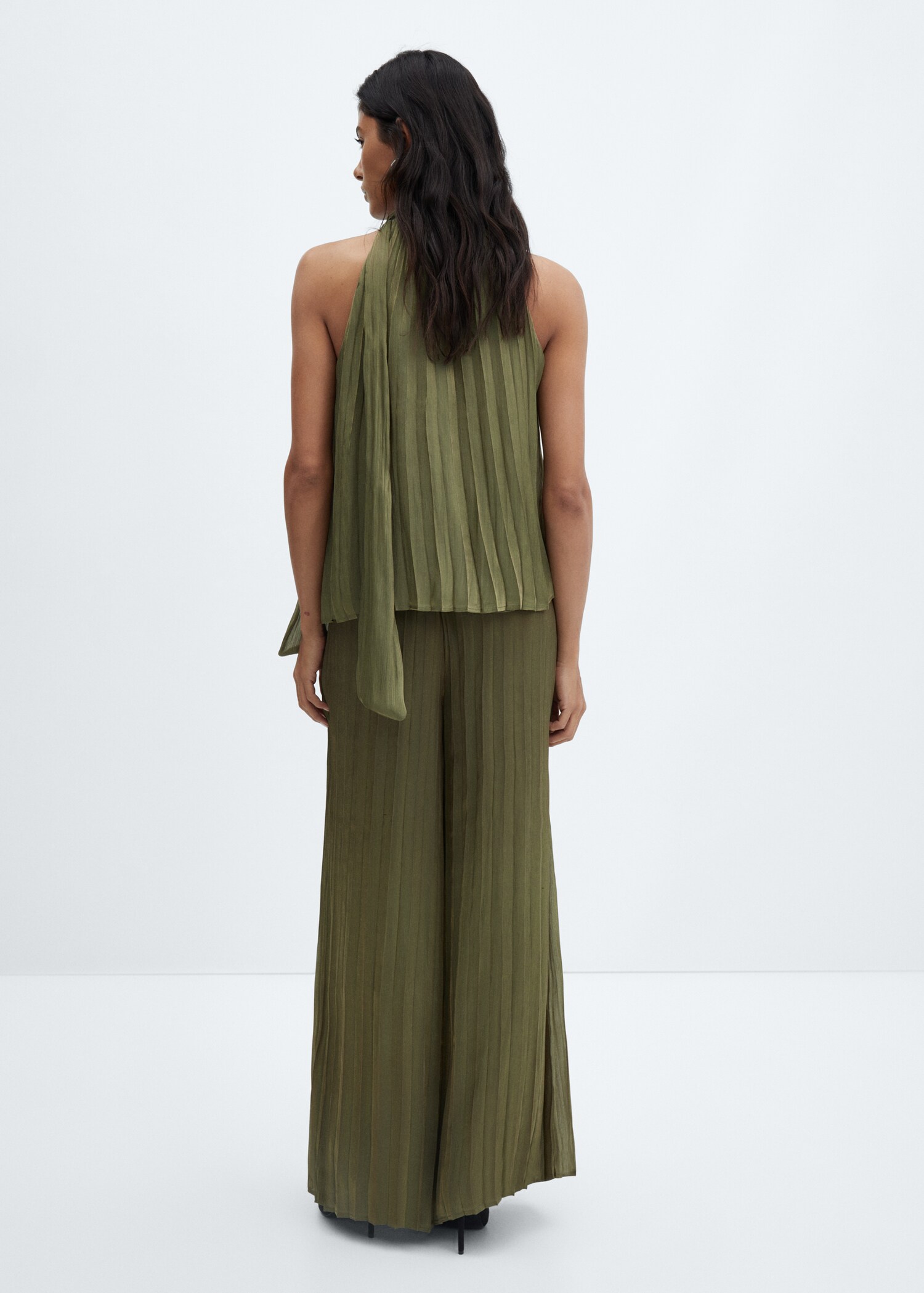 Pleated blouse with bow - Reverse of the article