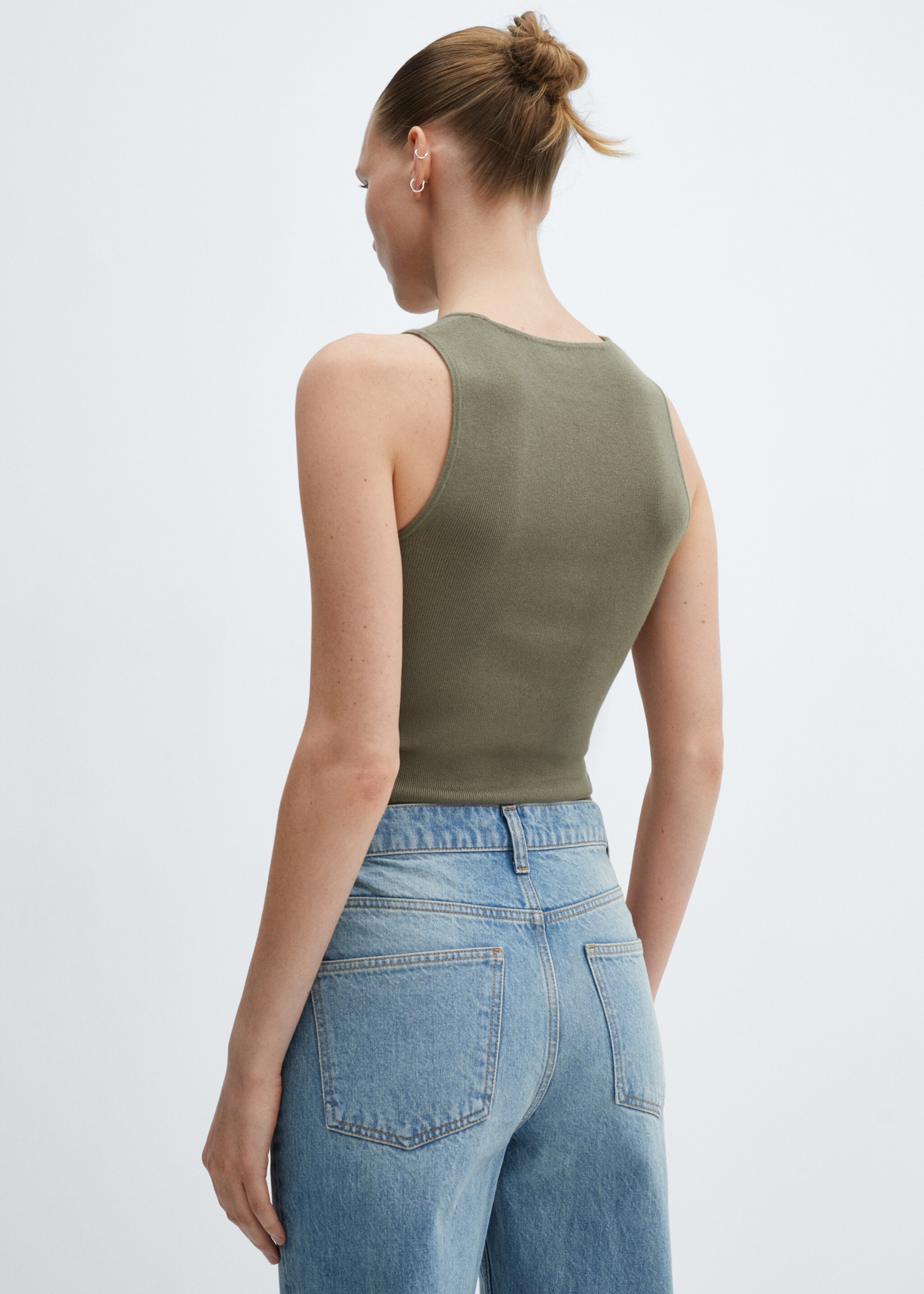 Knitted top with wide straps - Reverse of the article, Khaki. Ref: 67045739-00.