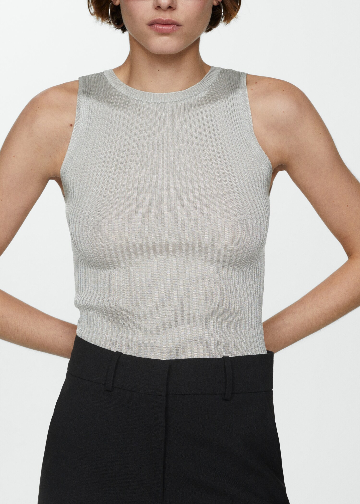 Knitted top with metallic thread - Details of the article 1