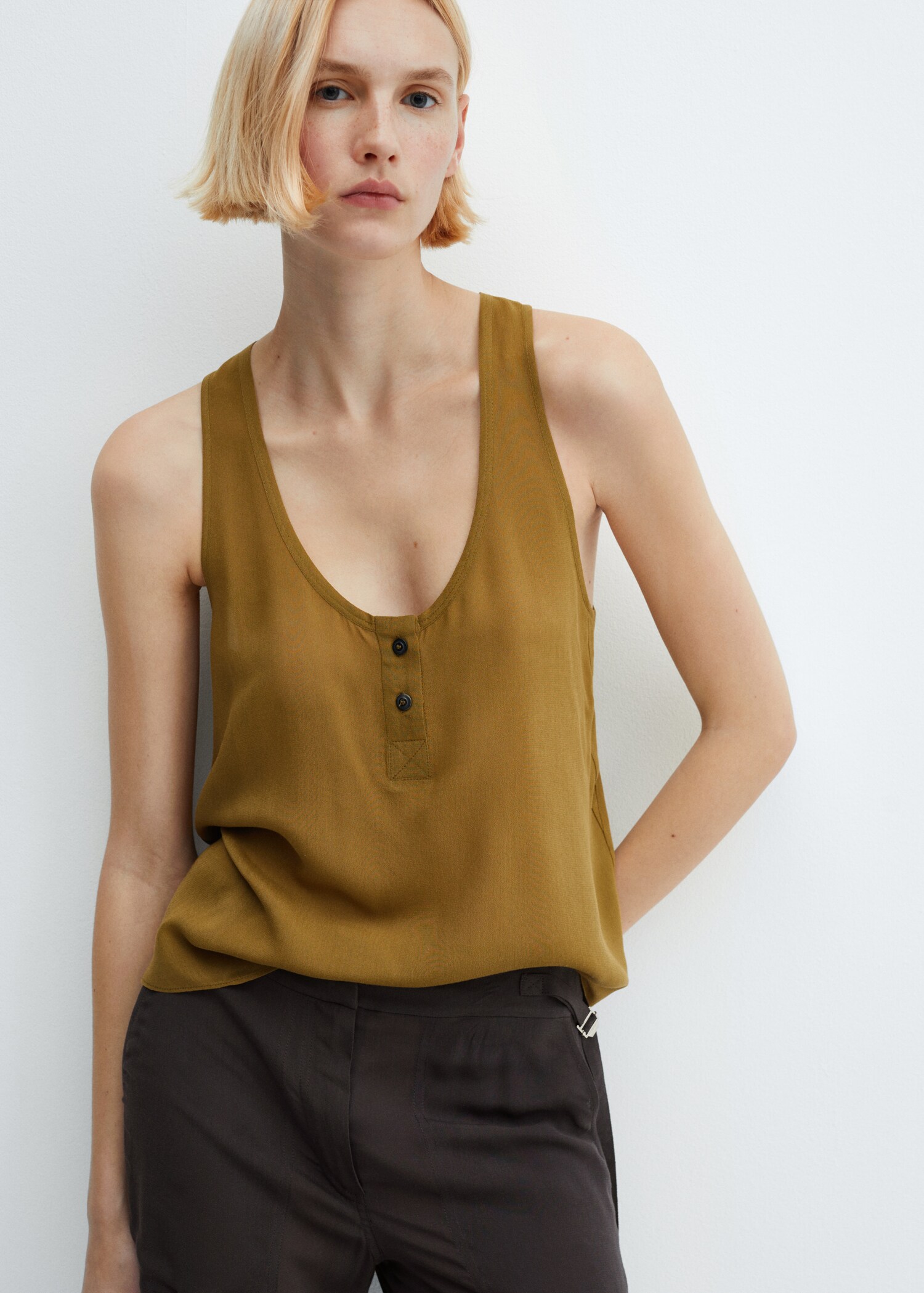 Buttoned flowy top - Medium plane