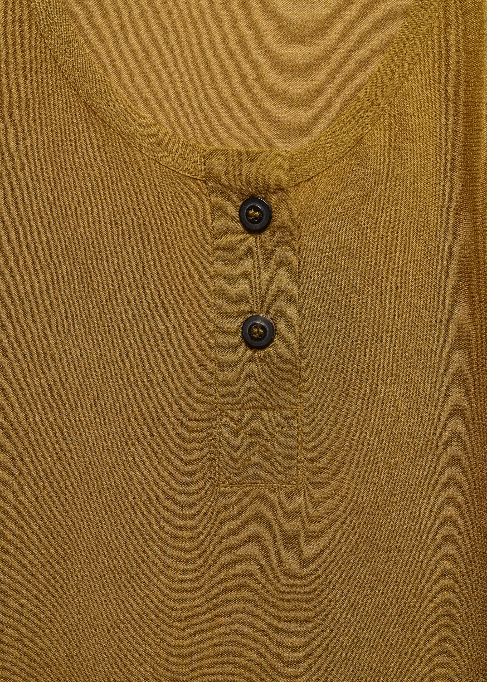 Buttoned flowy top - Details of the article 8