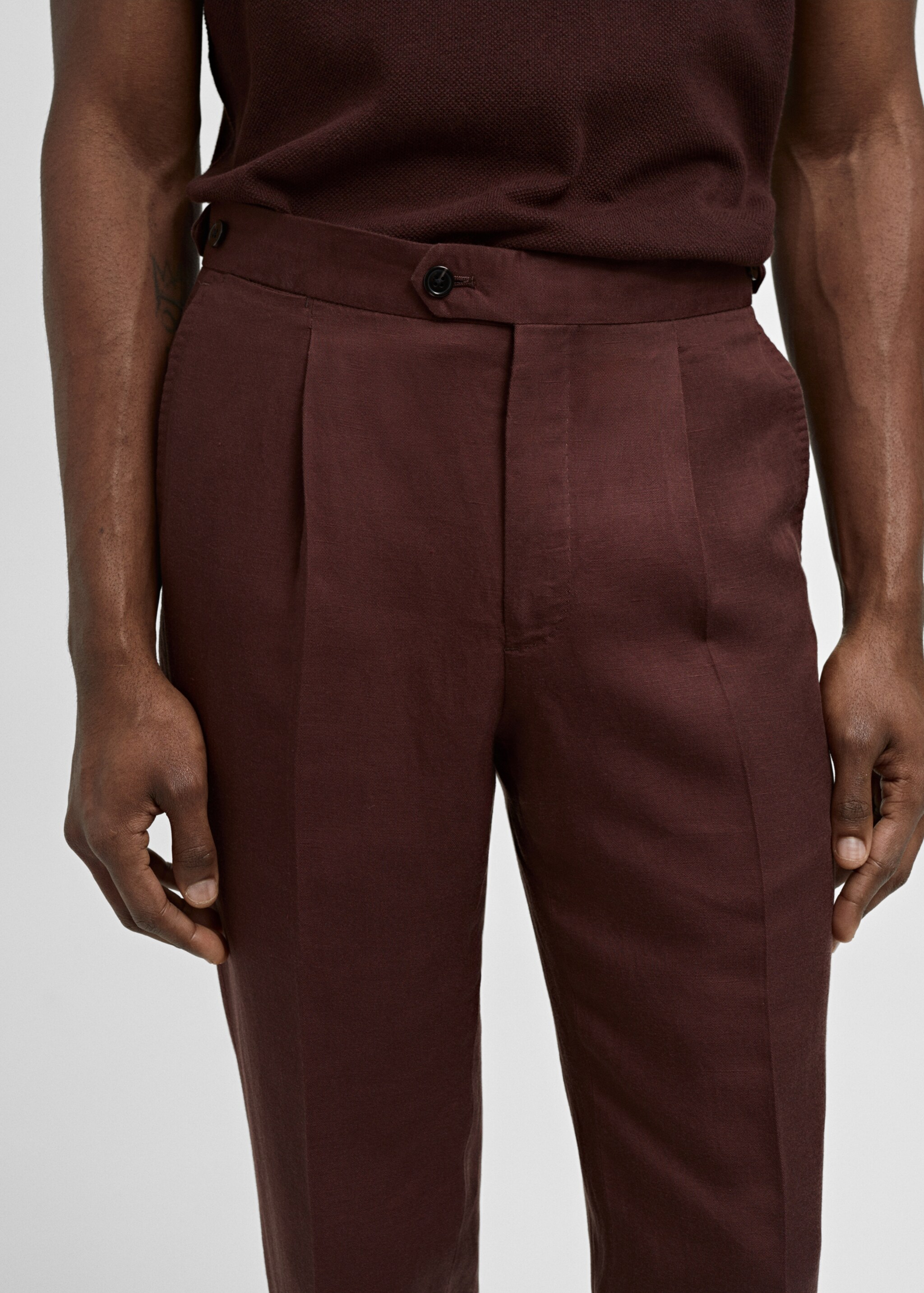 Slim-fit pleated linen trousers - Details of the article 1
