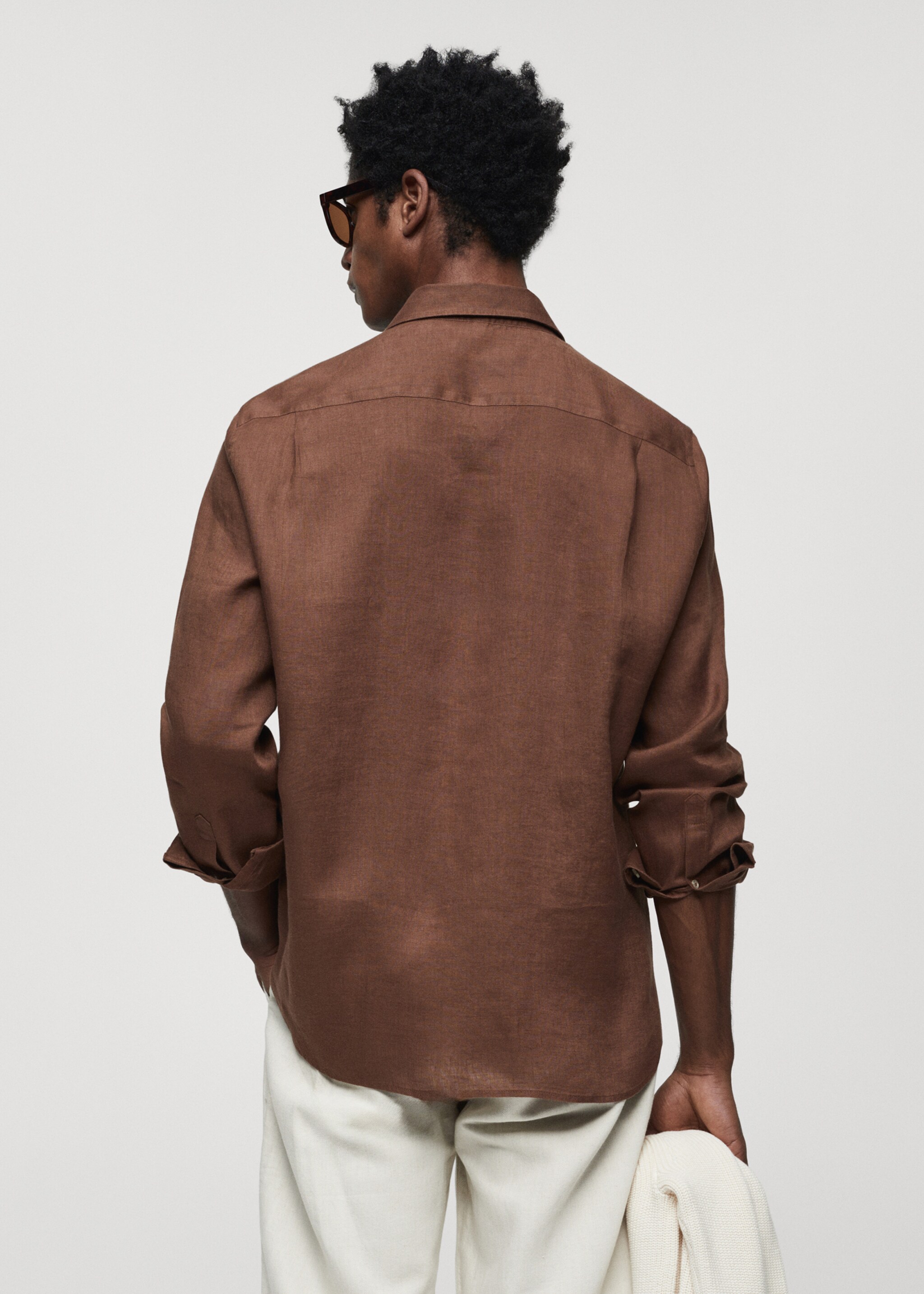 Classic fit 100% linen shirt - Reverse of the article, Brown. Ref: 67045982-00.