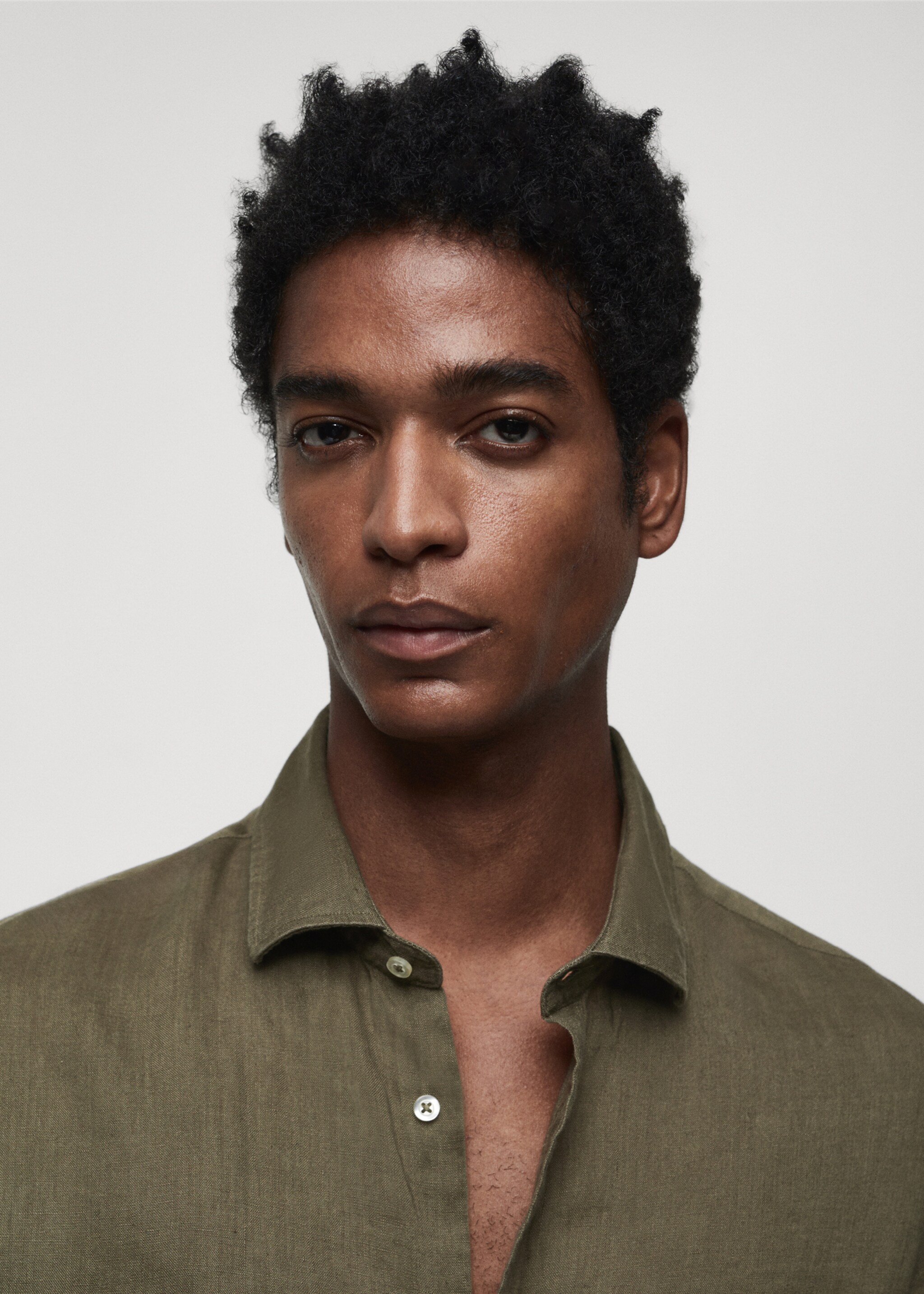 Classic fit 100% linen shirt - Details of the article 1, Khaki. Ref: 67045982-00.