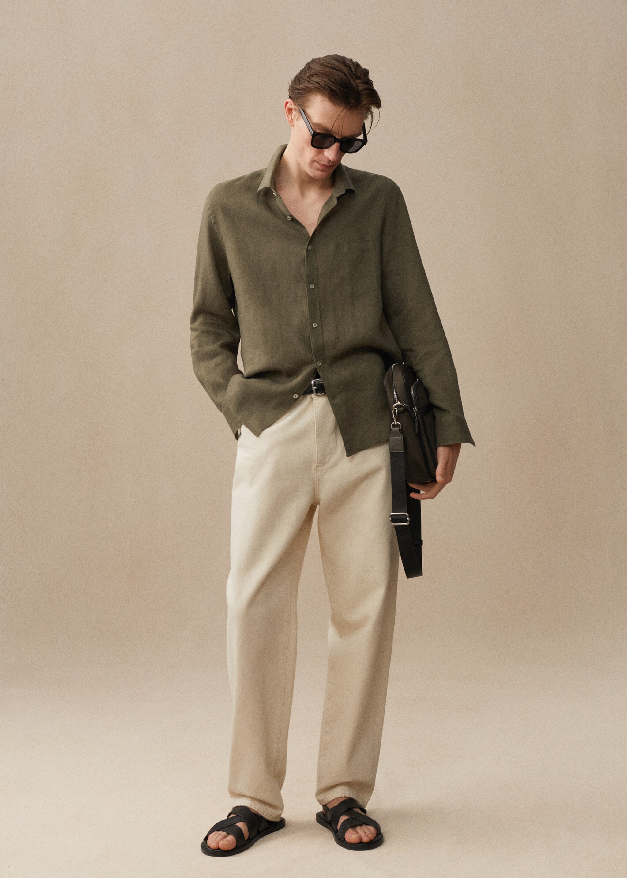 Classic fit 100% linen shirt - Details of the article 6, Khaki. Ref: 67045982-00.