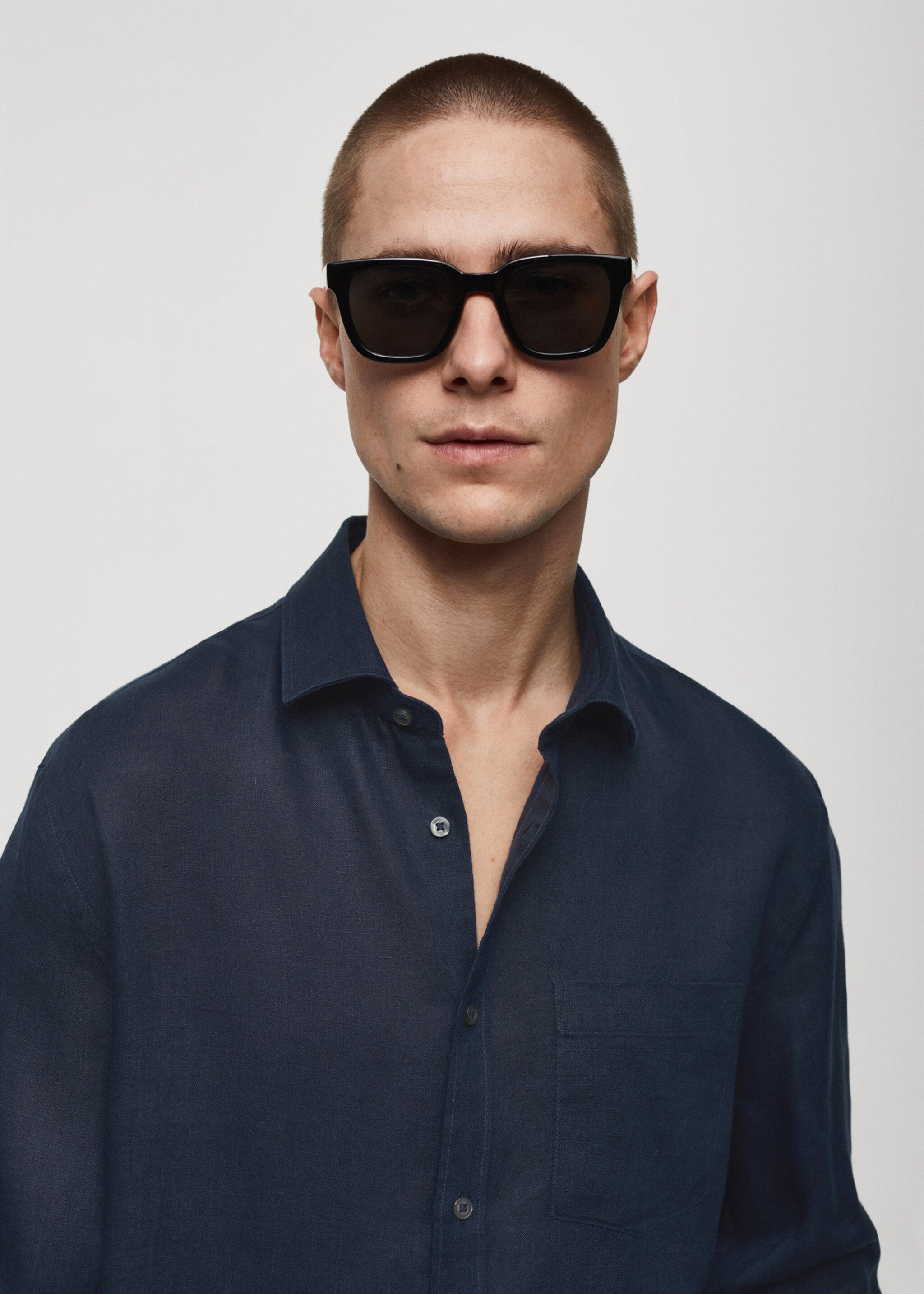 Classic-Fit-Hemd aus 100 % Leinen - Detail des Artikels 1
