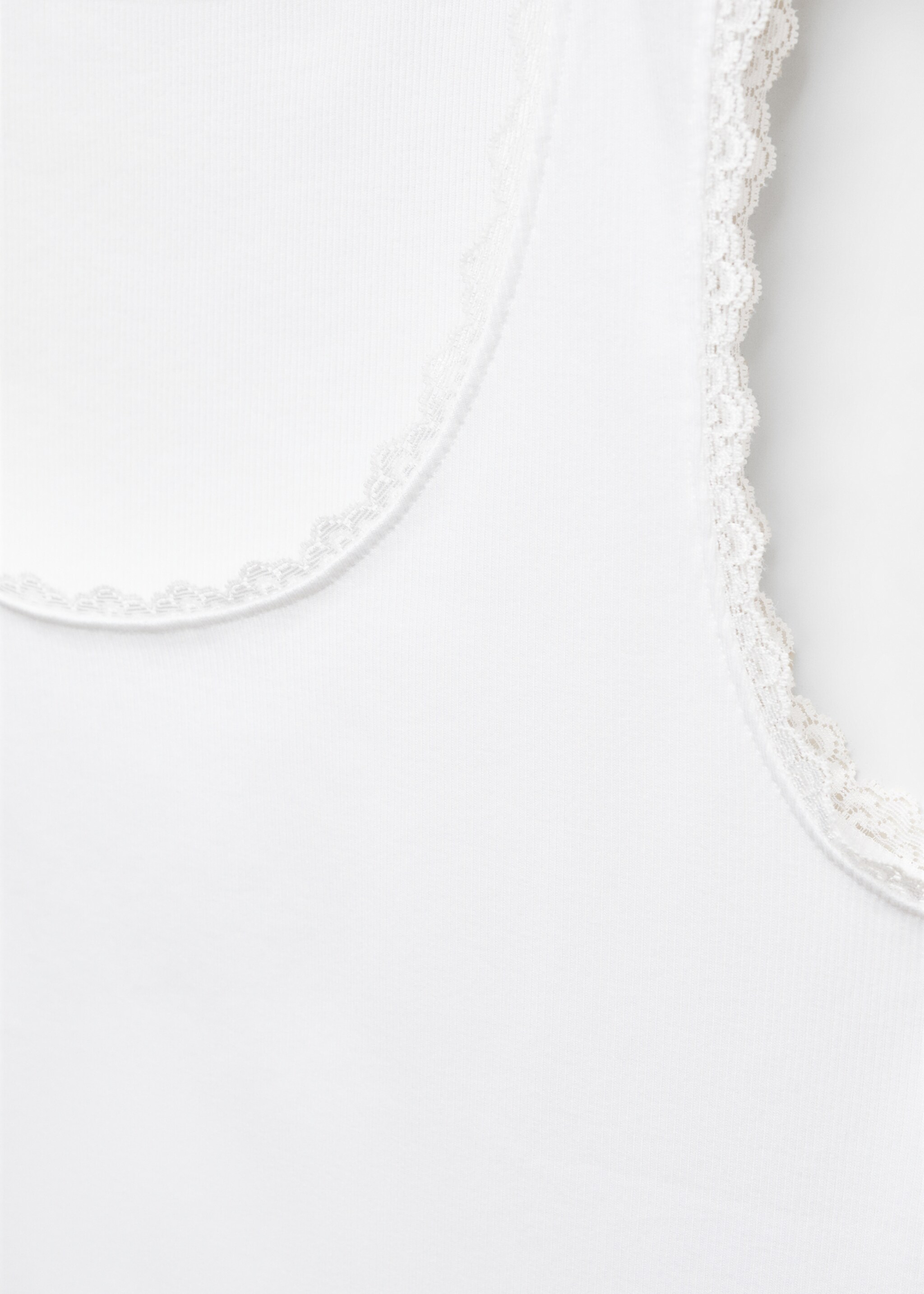 Openwork detail top - Details of the article 8, White. Ref: 67045998-00.