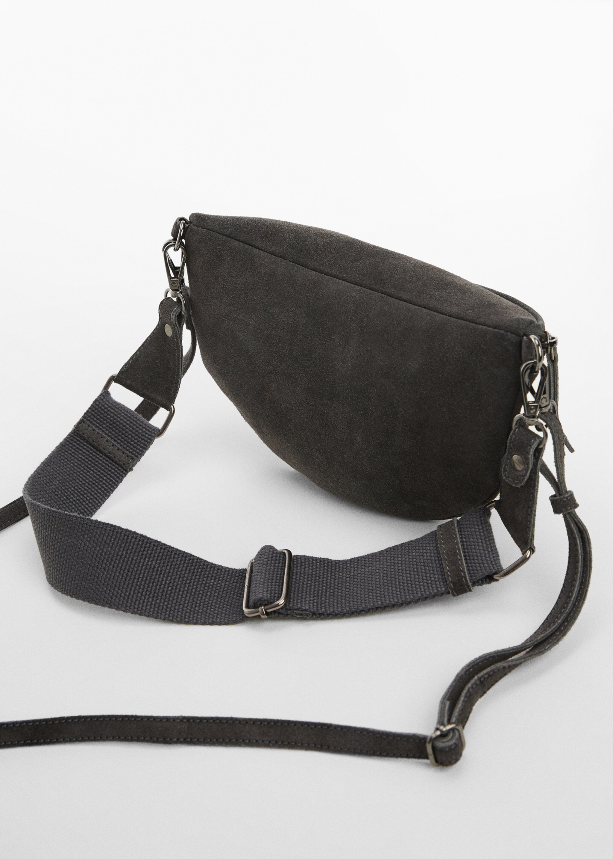 Leather shoulder bag - Details of the article 1, Charcoal. Ref: 67046015-00.