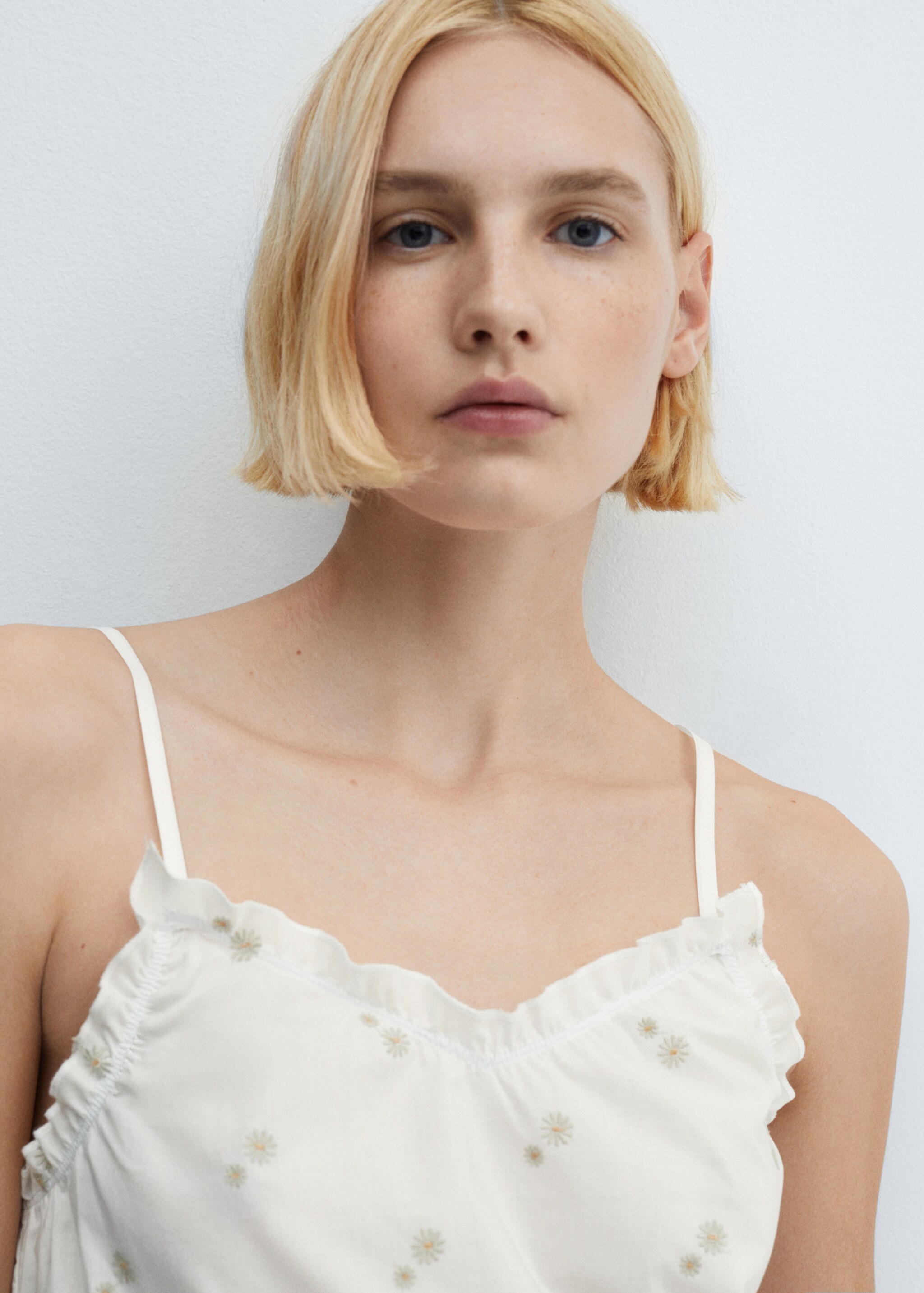 Chemise de nuit coton broderie florale - Détail de l'article 1, Blanc cassé. Ref: 67046019-00.