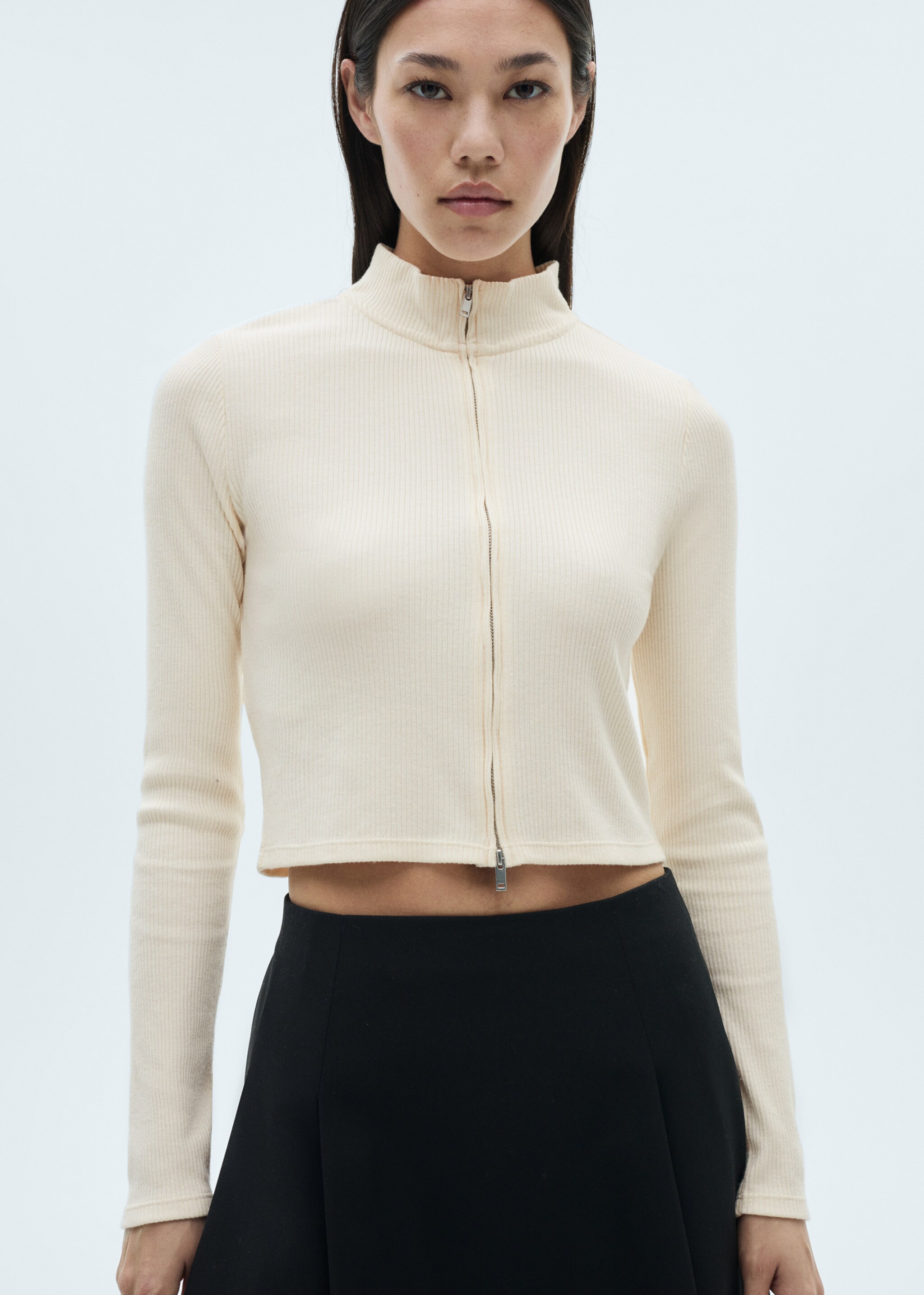 Perkins-neck cardigan with zip - Medium plane, Ecru. Ref: 67046030-00.