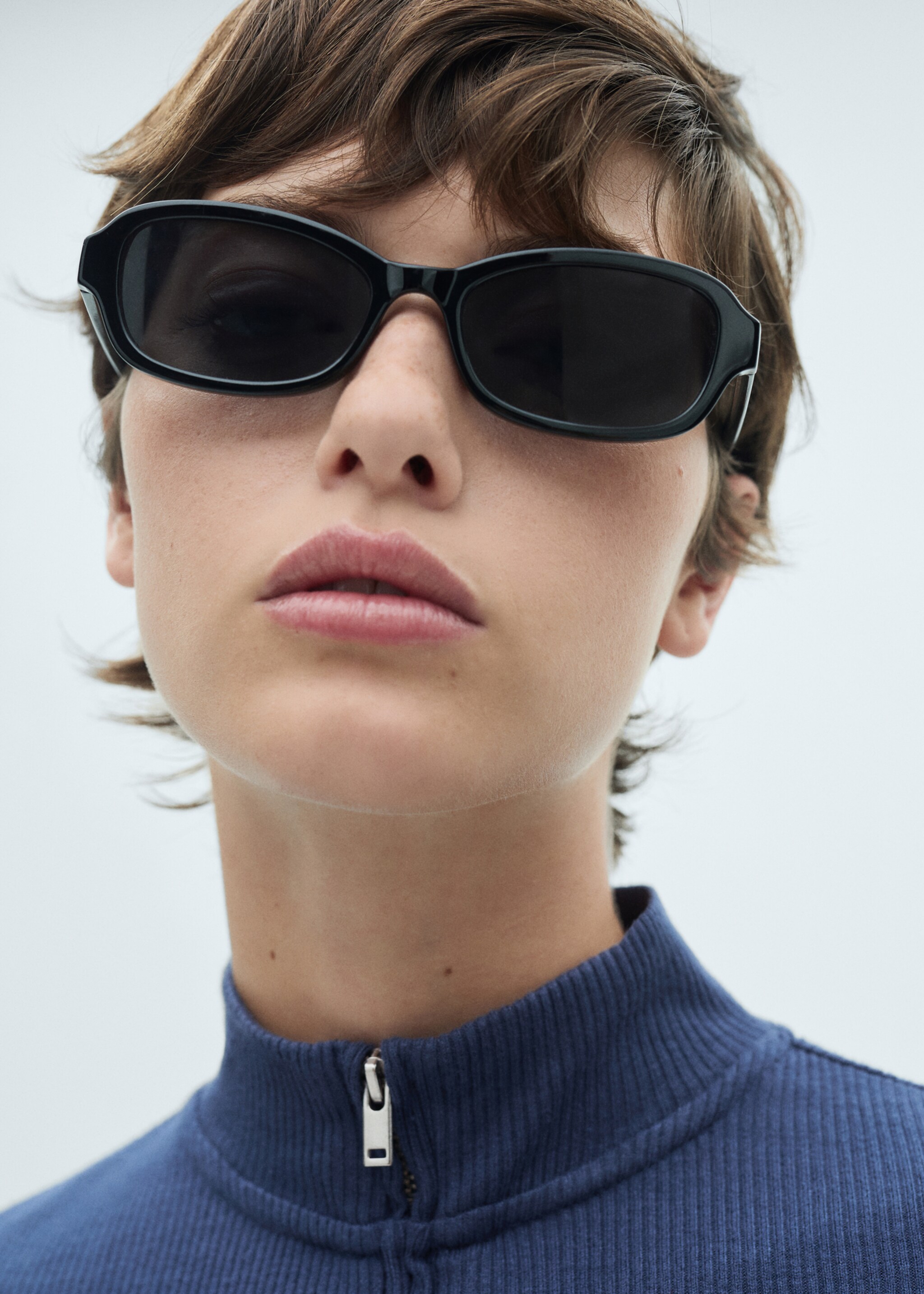 Perkins-neck cardigan with zip - Details of the article 1, Blue. Ref: 67046030-00.