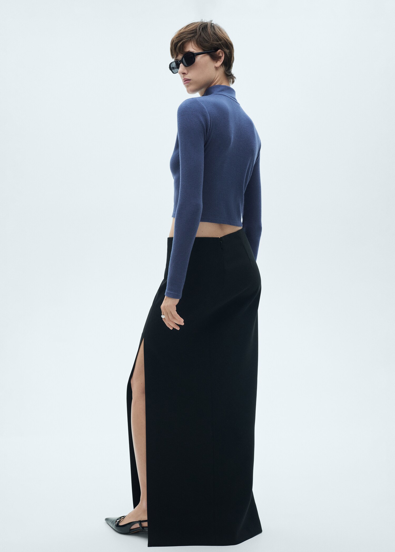 Perkins-neck cardigan with zip - Reverse of the article