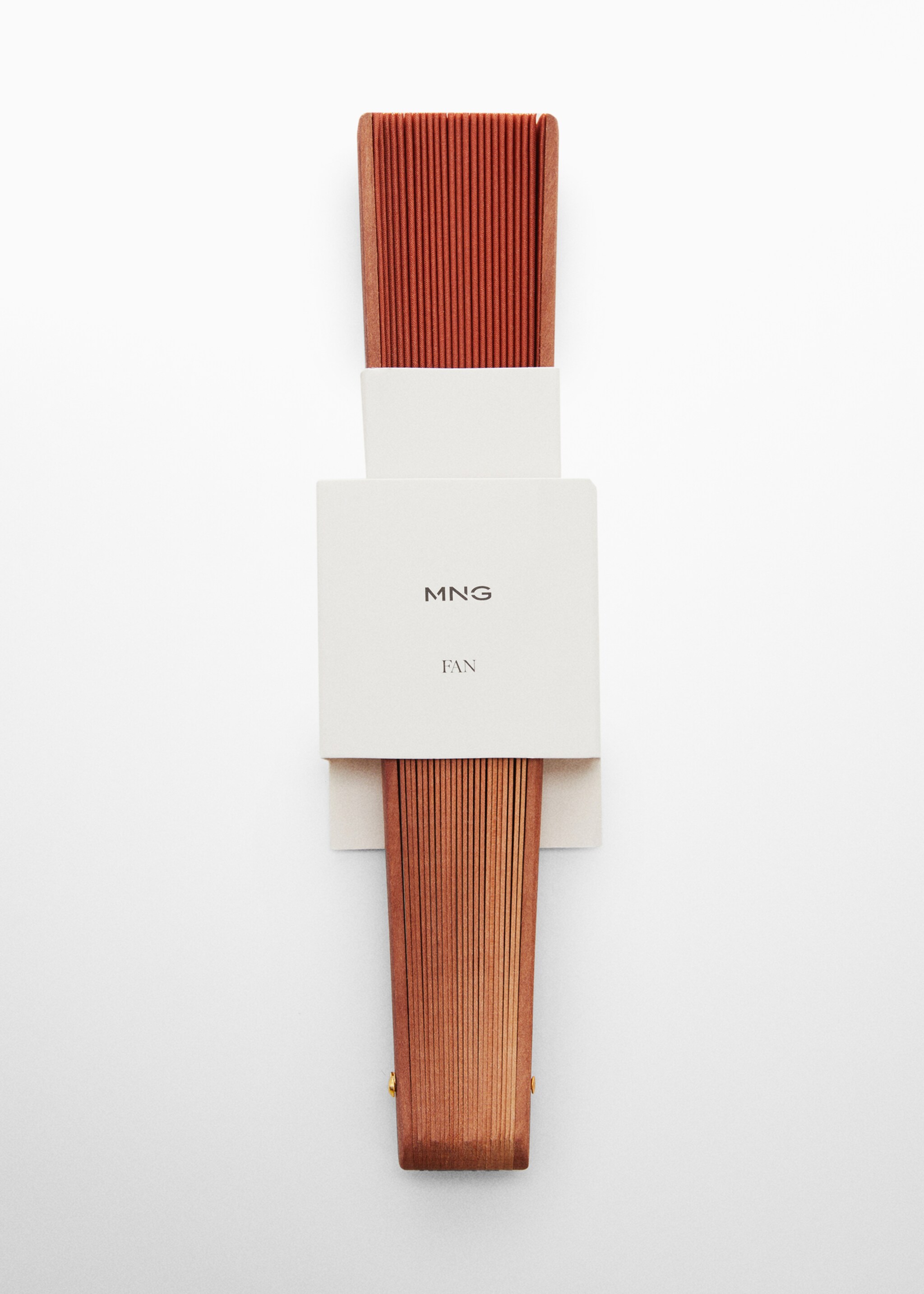 Wooden fan - Details of the article 1, Burnt Orange. Ref: 67046317-00.