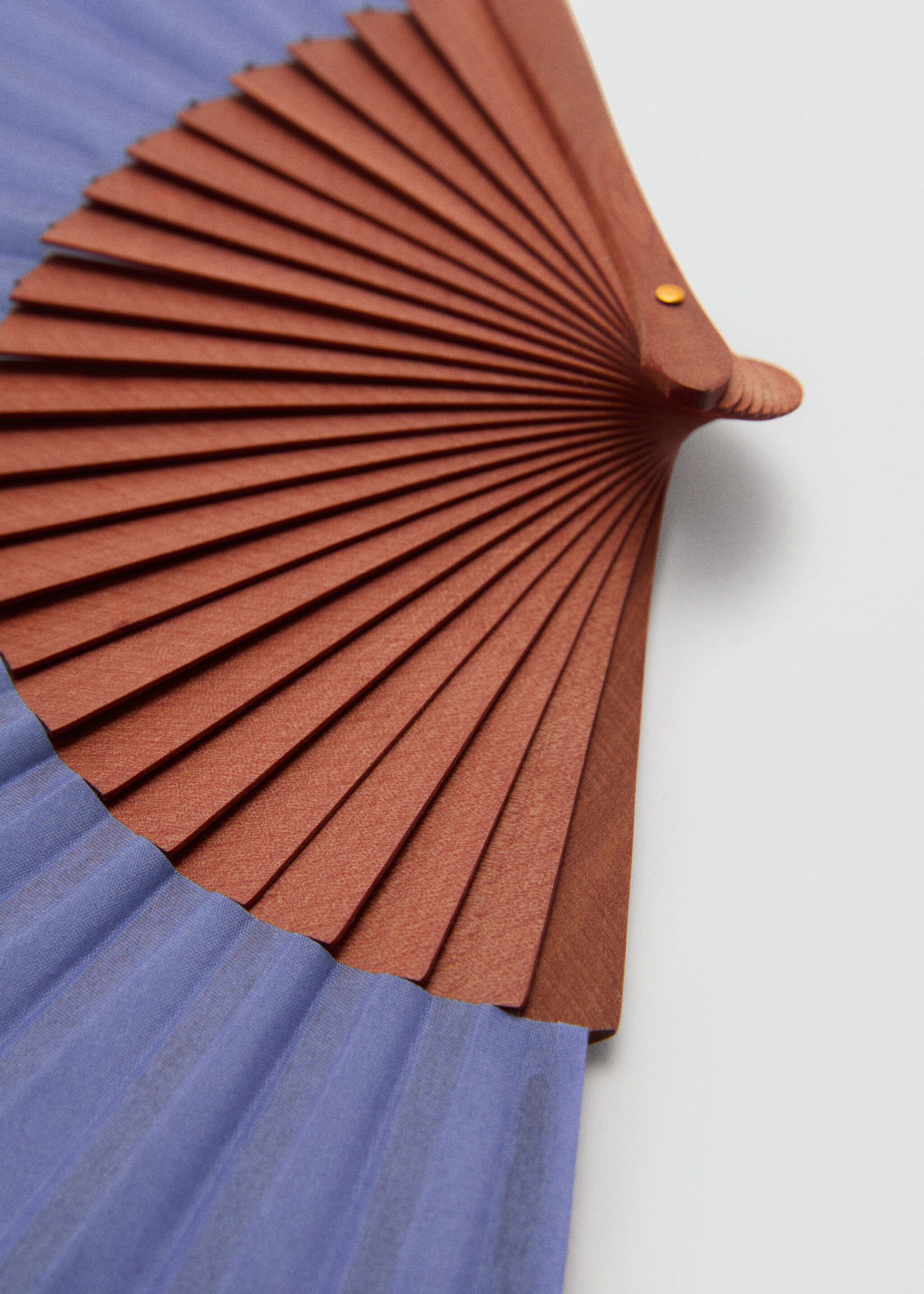 Wooden fan - Details of the article 1, Blue. Ref: 67046317-00.