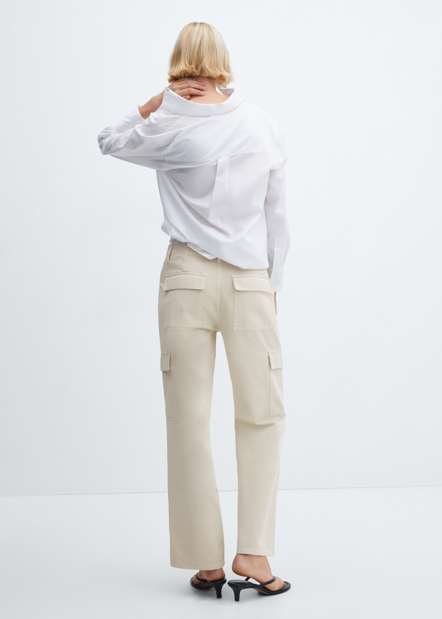 Jeans cargo bolsillos - Reverso del artículo