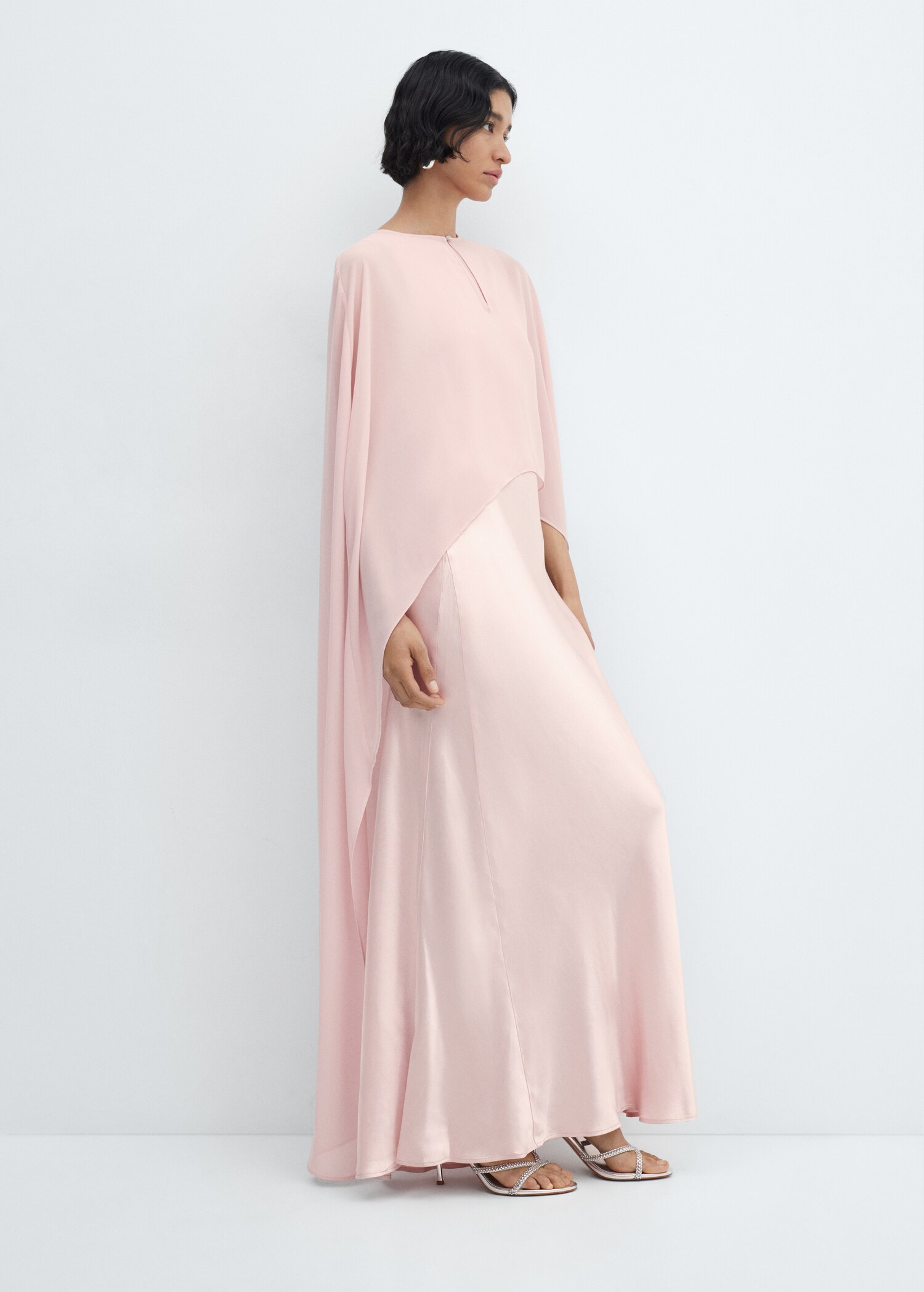Cape semi-transparente asymétrique - Détail de l'article 2
