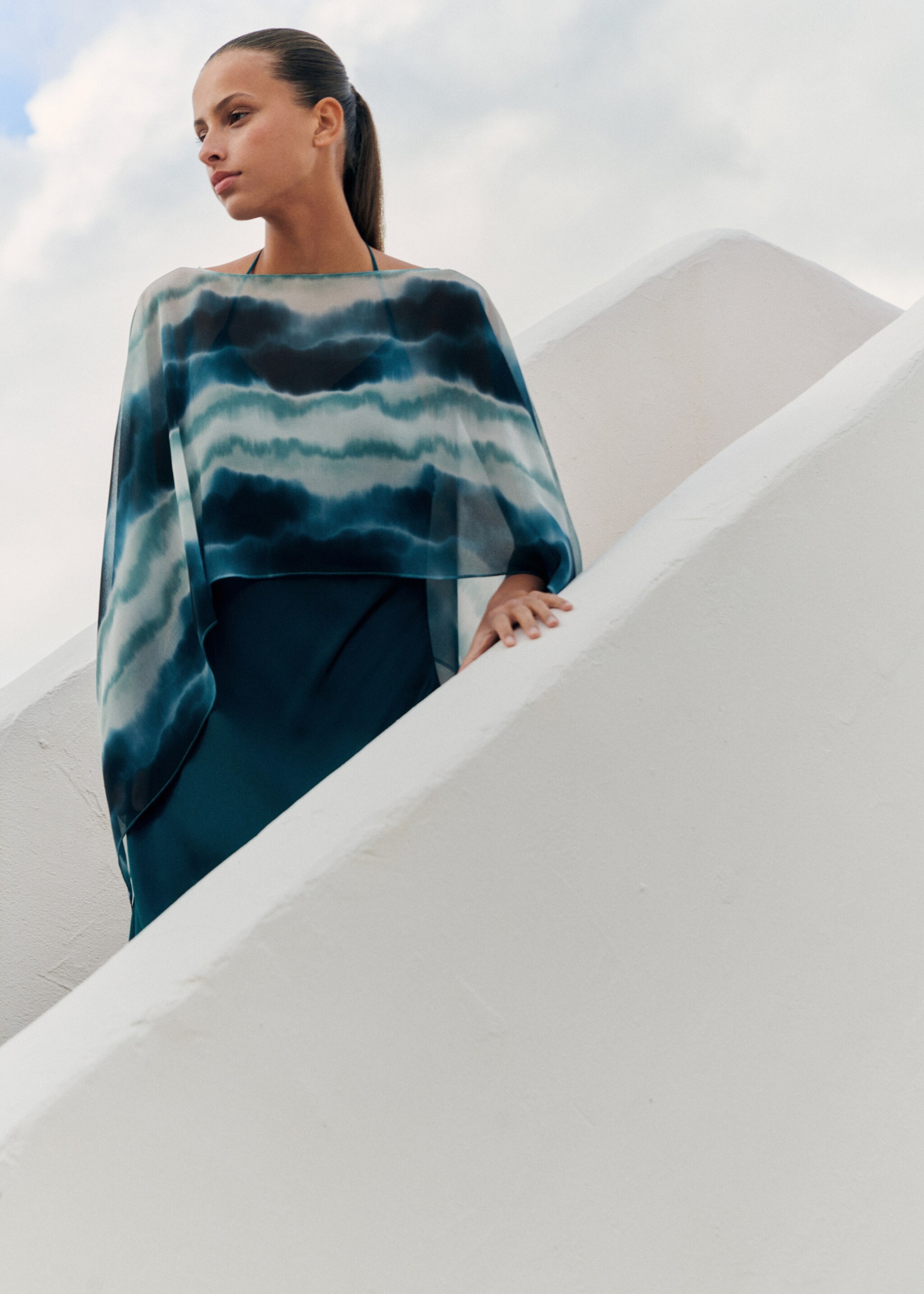 Tie-dye cape blouse - Details of the article 5