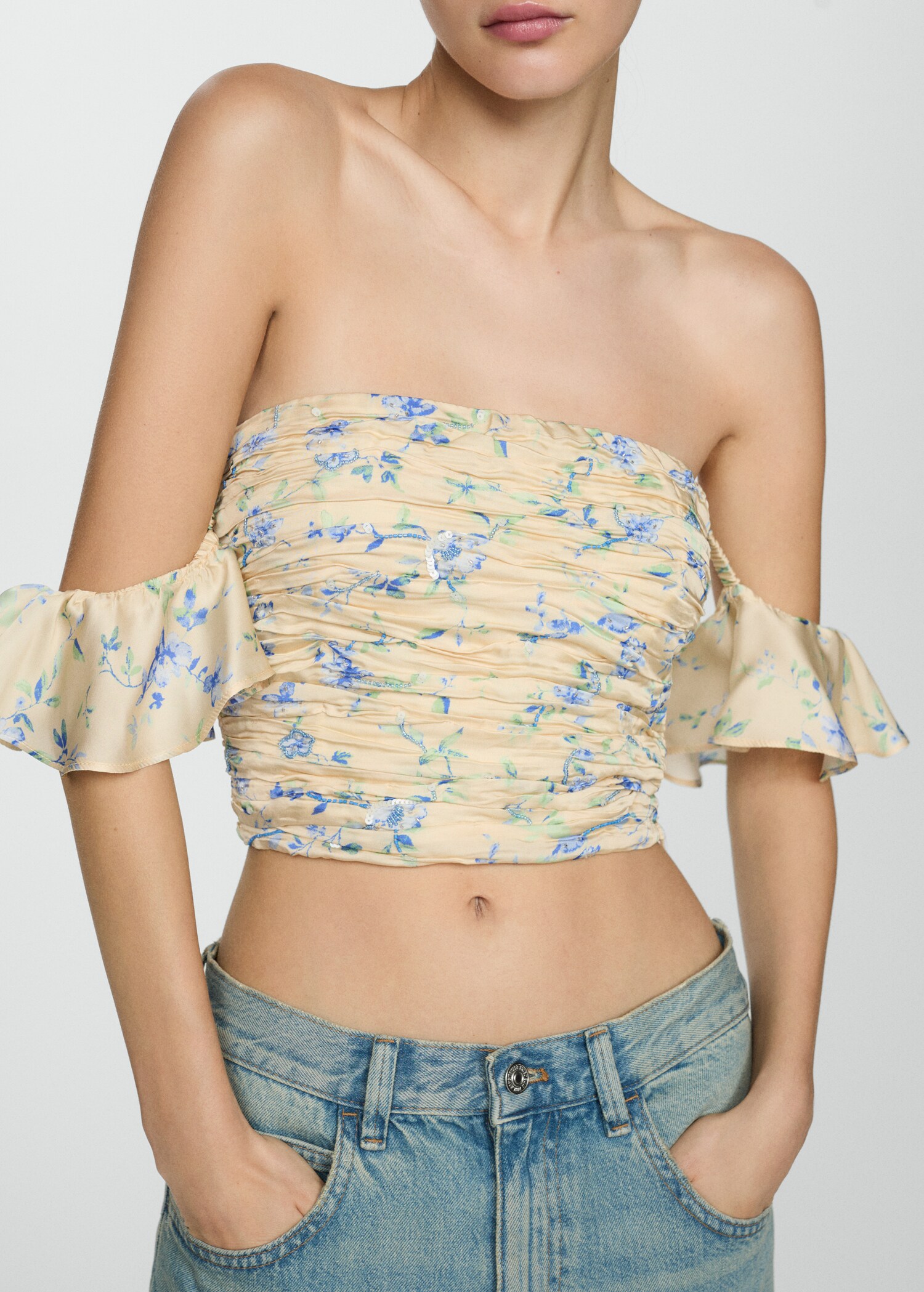 Schulterfreies Top mit Raffdetails - Detail des Artikels 6